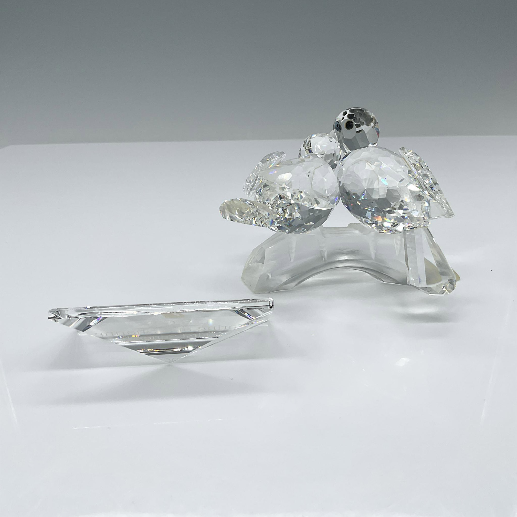 2pc Swarovski Crystal Figurine, Turtledoves and Plaque - Image 2 of 4