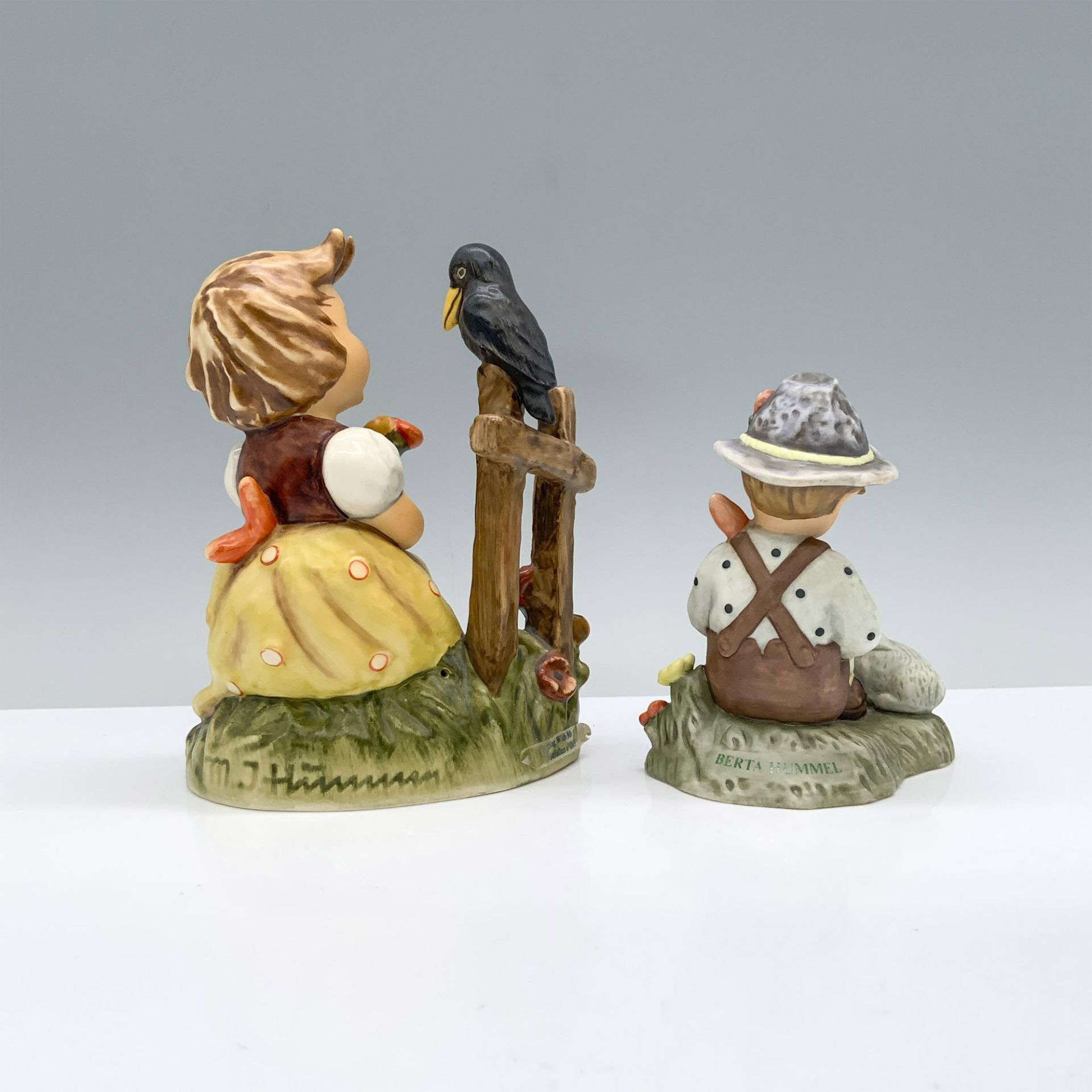 2pc Goebel Hummel Figurines, Sing with Me & Natures Prayer - Bild 2 aus 3