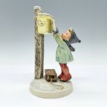 Goebel Hummel Figurine, Letter to Santa HUM340