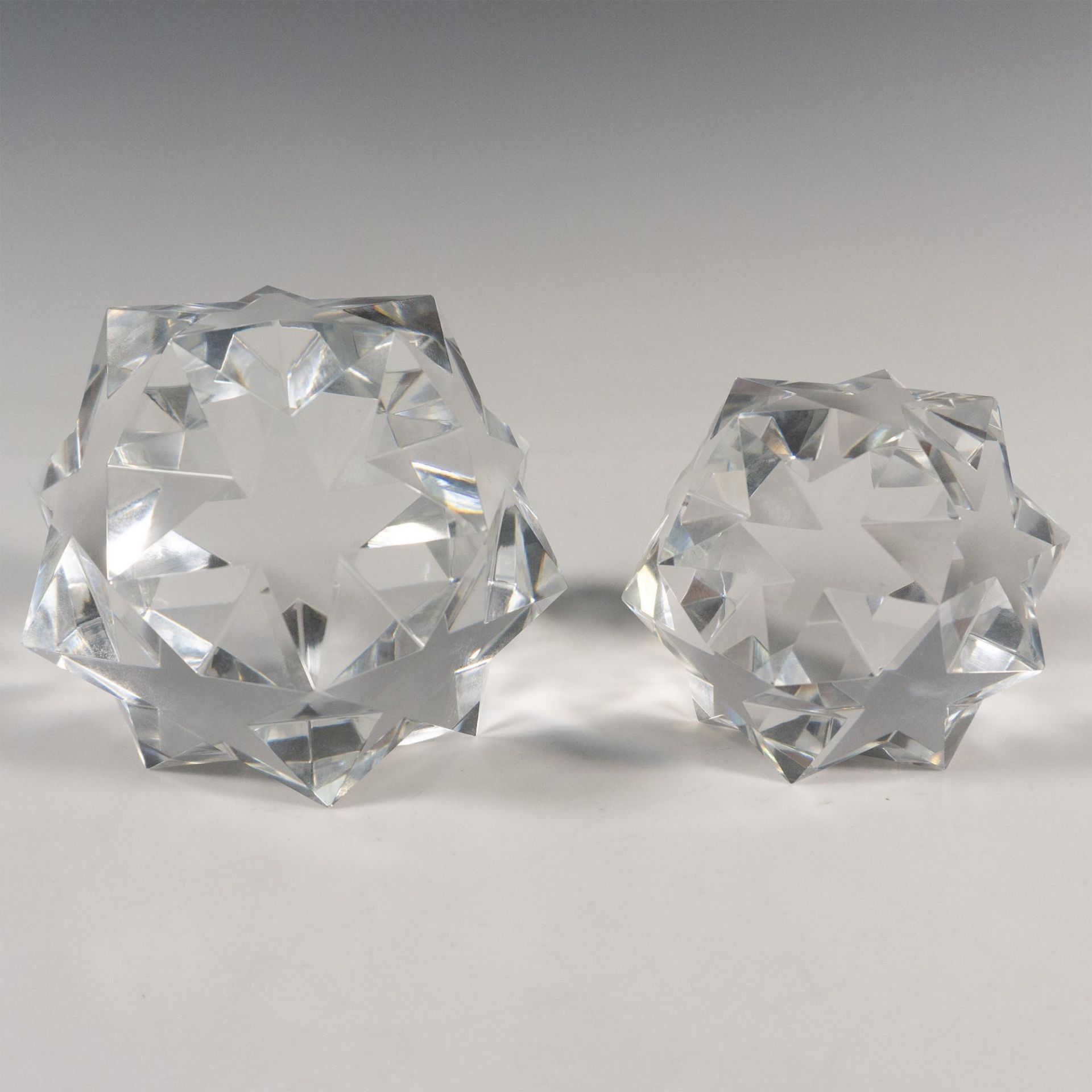 Pair of Star Dodecahedron Paperweights - Bild 3 aus 3