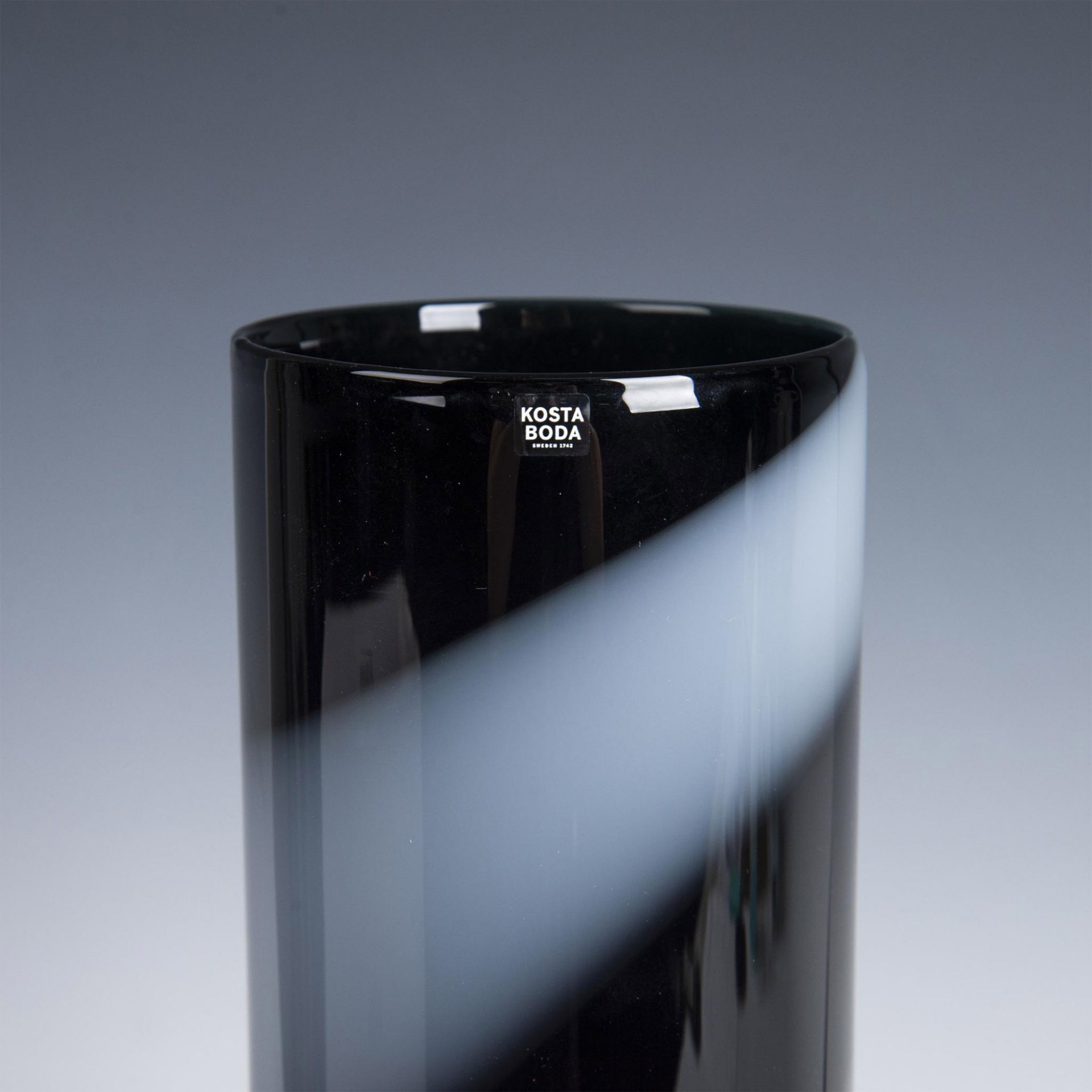 Kosta Boda by Anna Ehrner Glass Vase, Twist - Bild 2 aus 8