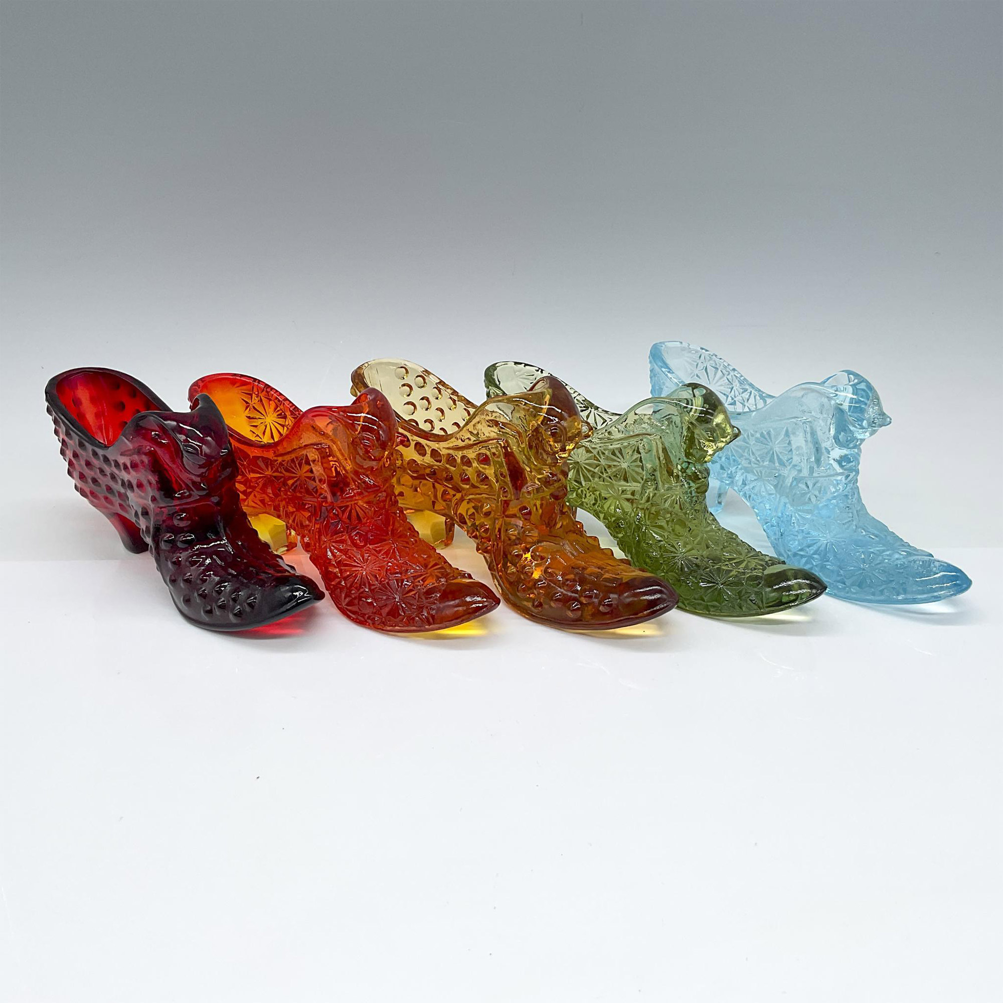5pc Fenton Glass Cat Head Shoes, Hobnail and Daisy Dot - Image 2 of 3