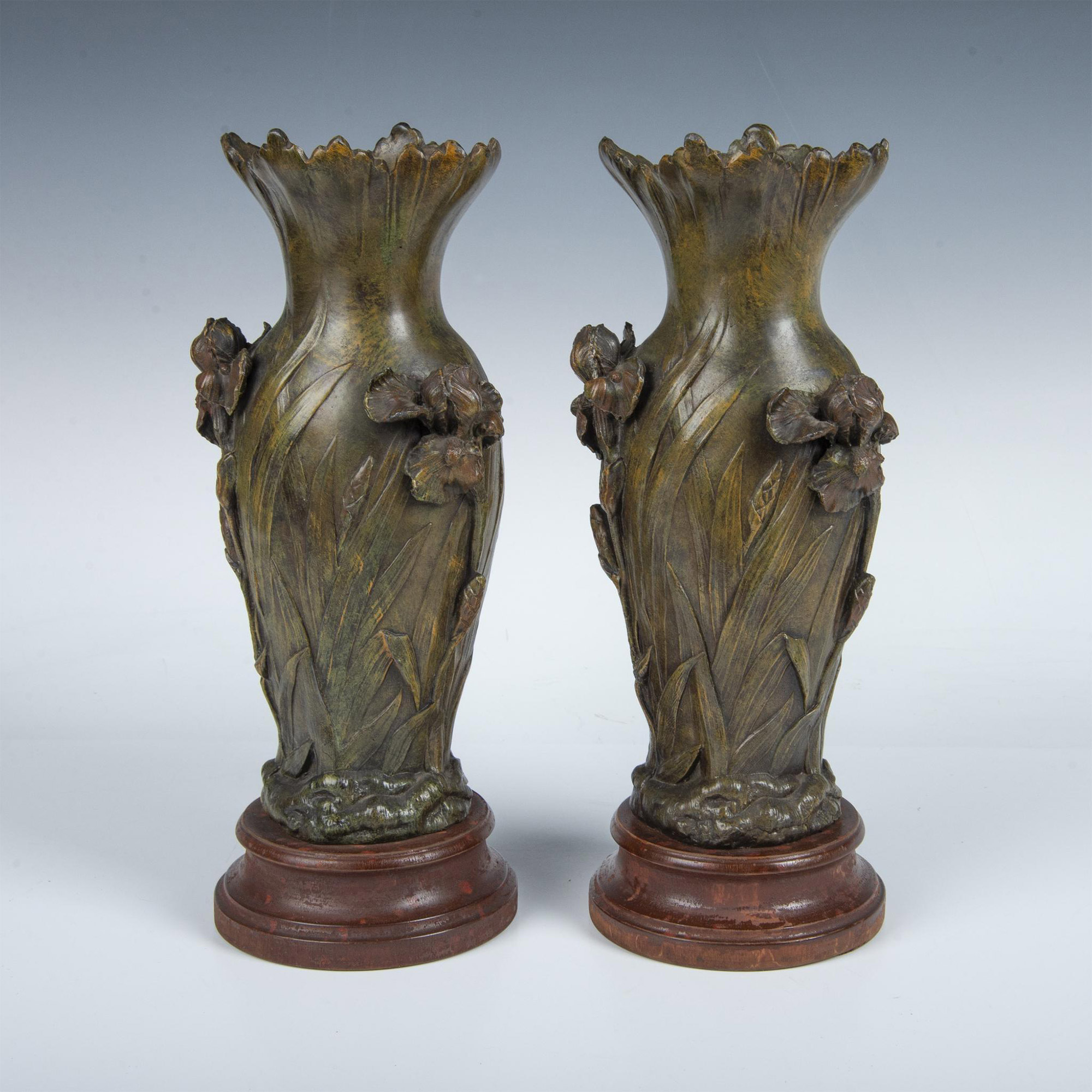 Heingle, Pair of Art Nouveau Patinated Bronze Vases, Signed - Image 4 of 5