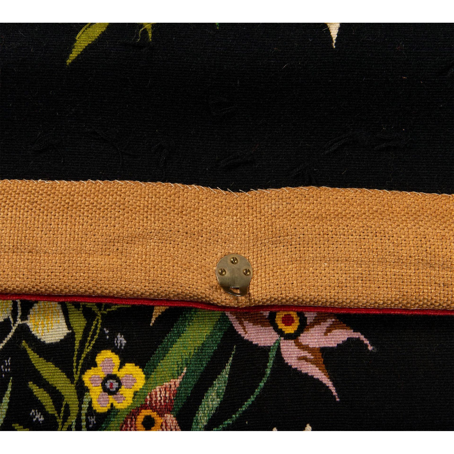 Caly Odette Aubusson Tapestry, A Voix Basse - Bild 10 aus 11