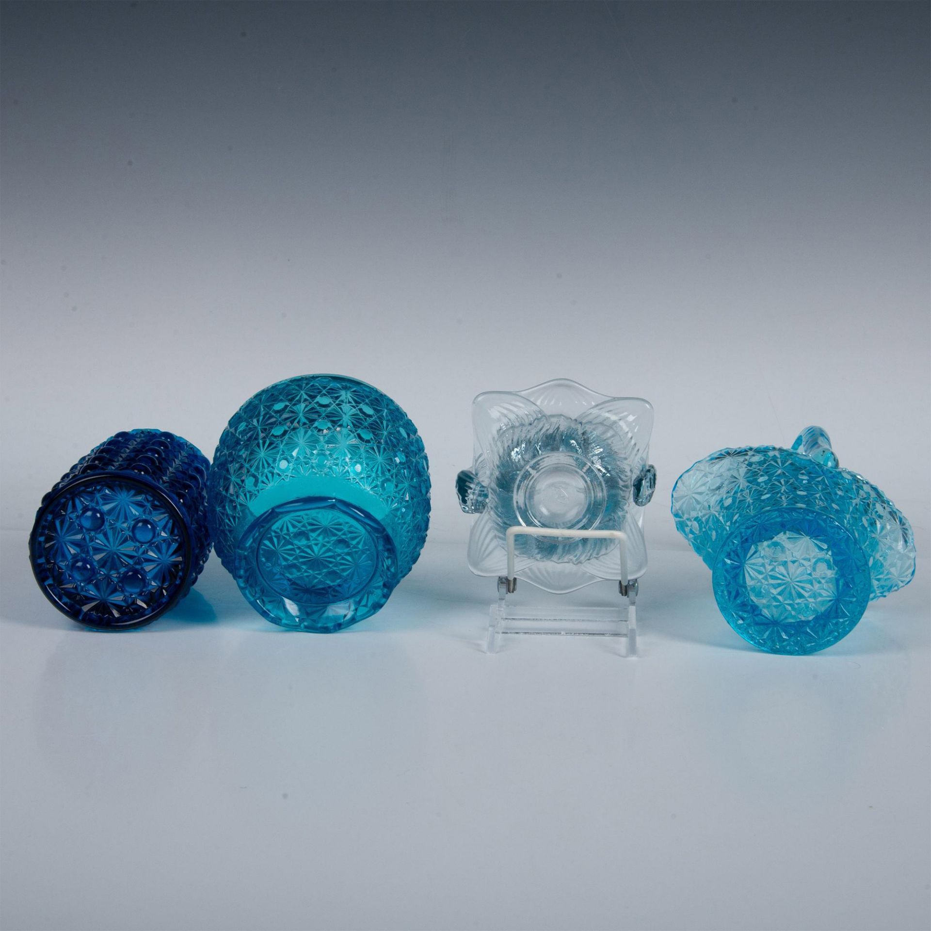 4pc Fenton Blue Glass Dish Grouping - Bild 3 aus 4