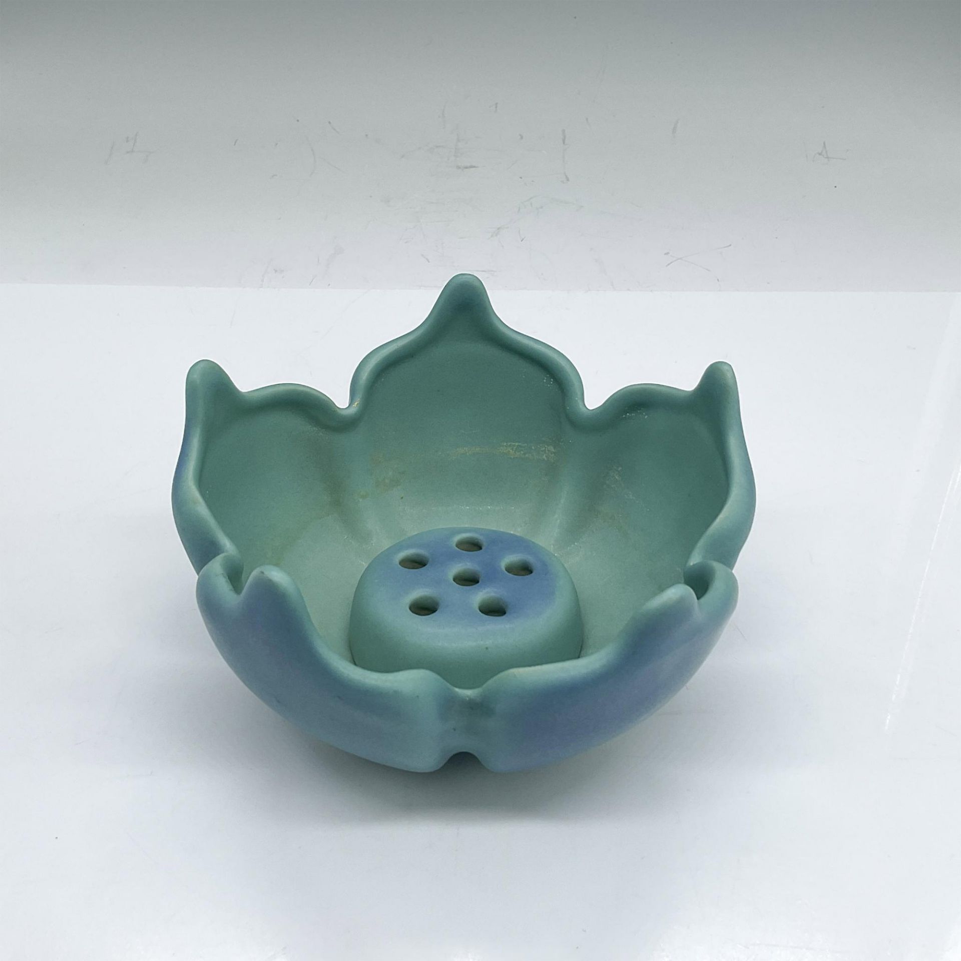 Van Briggle Pottery Vase, Lotus with Flower Frog - Bild 2 aus 3