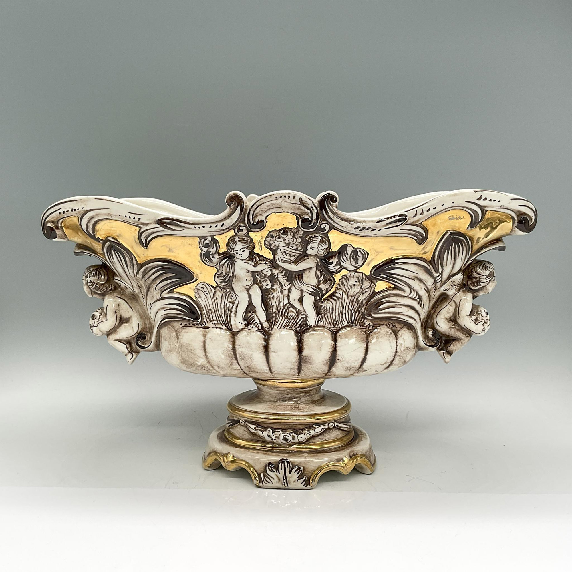 Capodimonte Pedestal Vase, Cherubs - Image 2 of 3