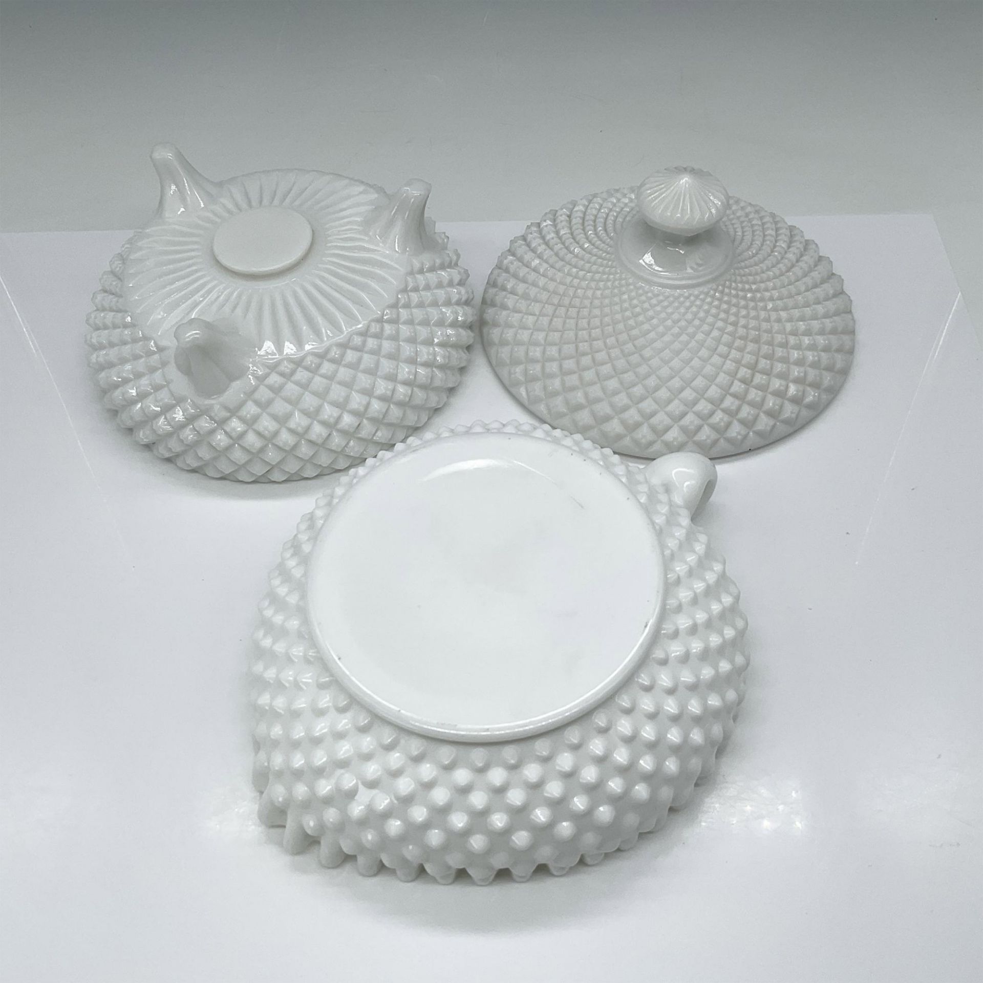 2pc Fenton Milk Glass Dishes, Hobnail and Diamond Pattern - Bild 3 aus 3