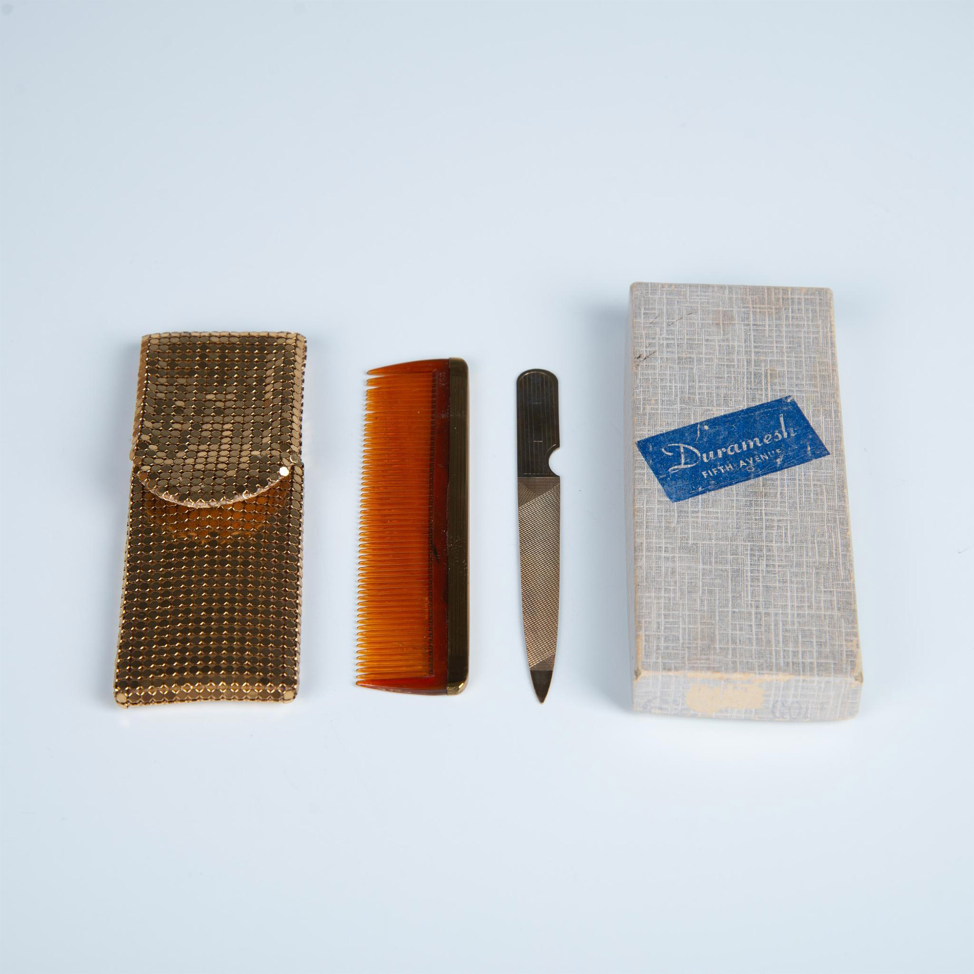 Duramesh Fifth Avenue Golden File & Comb Mini Grooming Kit - Image 3 of 3