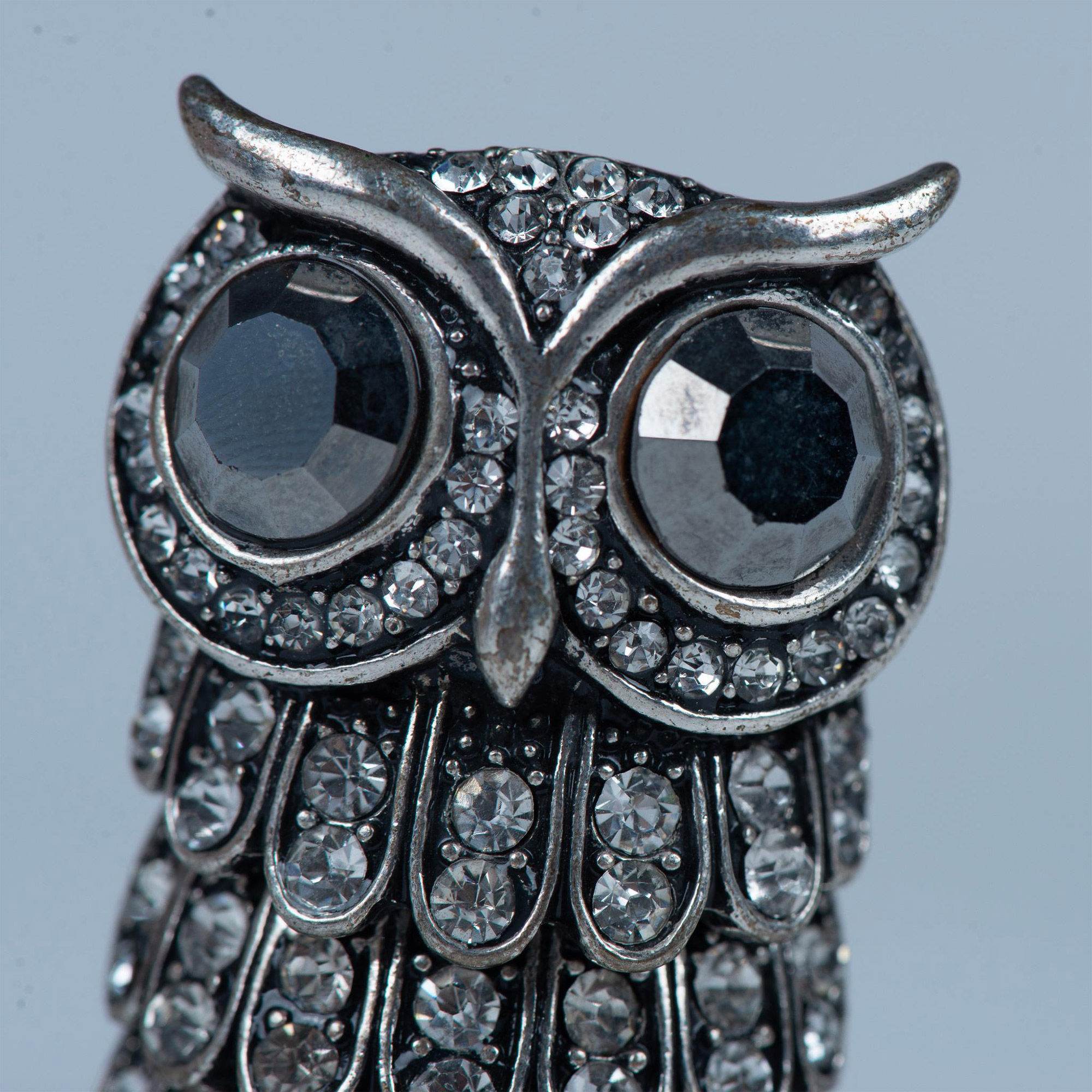 Fabulous Silver Tone Articulated Rhinestone Owl Double Ring - Image 4 of 4