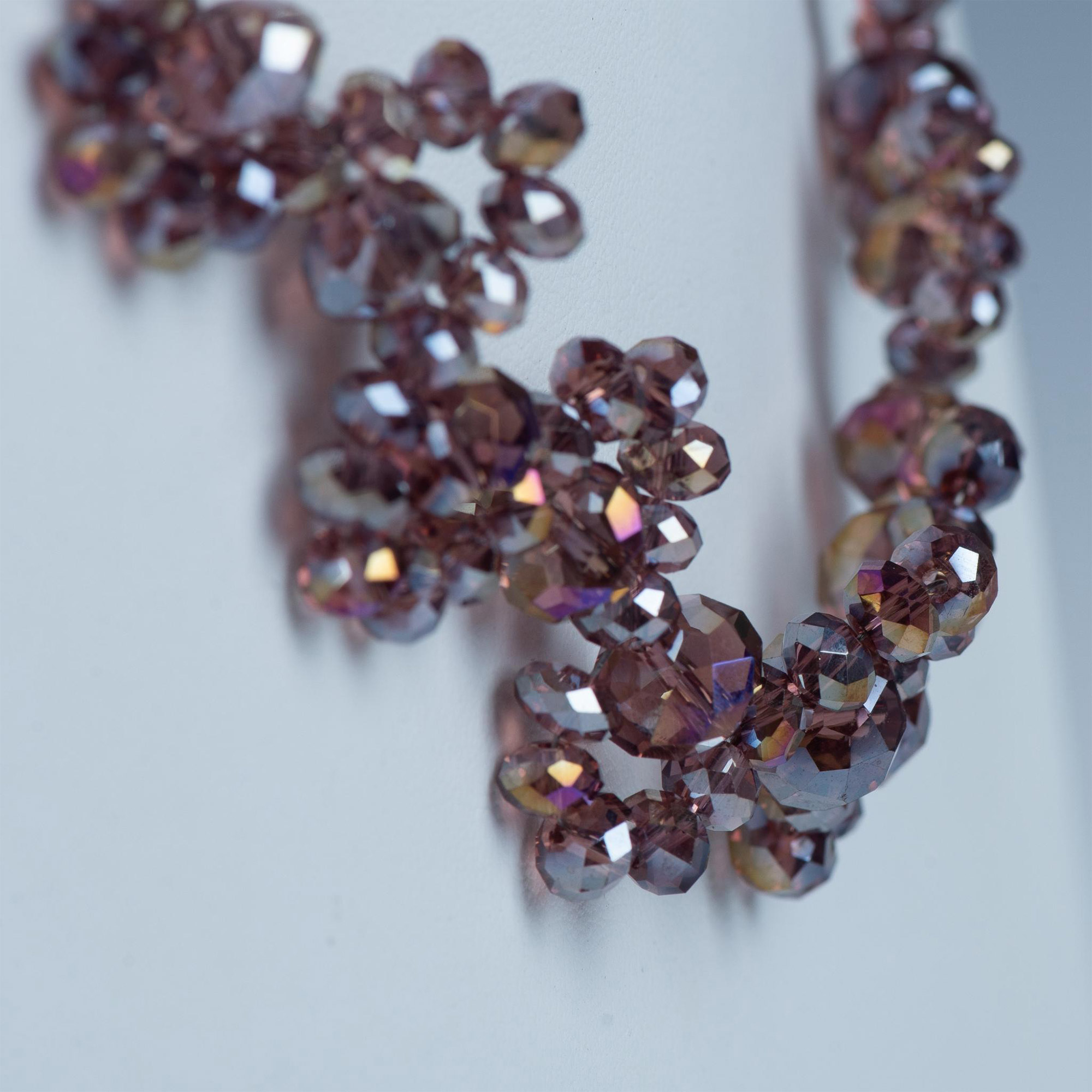 Beautiful Wavy Iridescent Purple Bead Choker Necklace - Image 2 of 4
