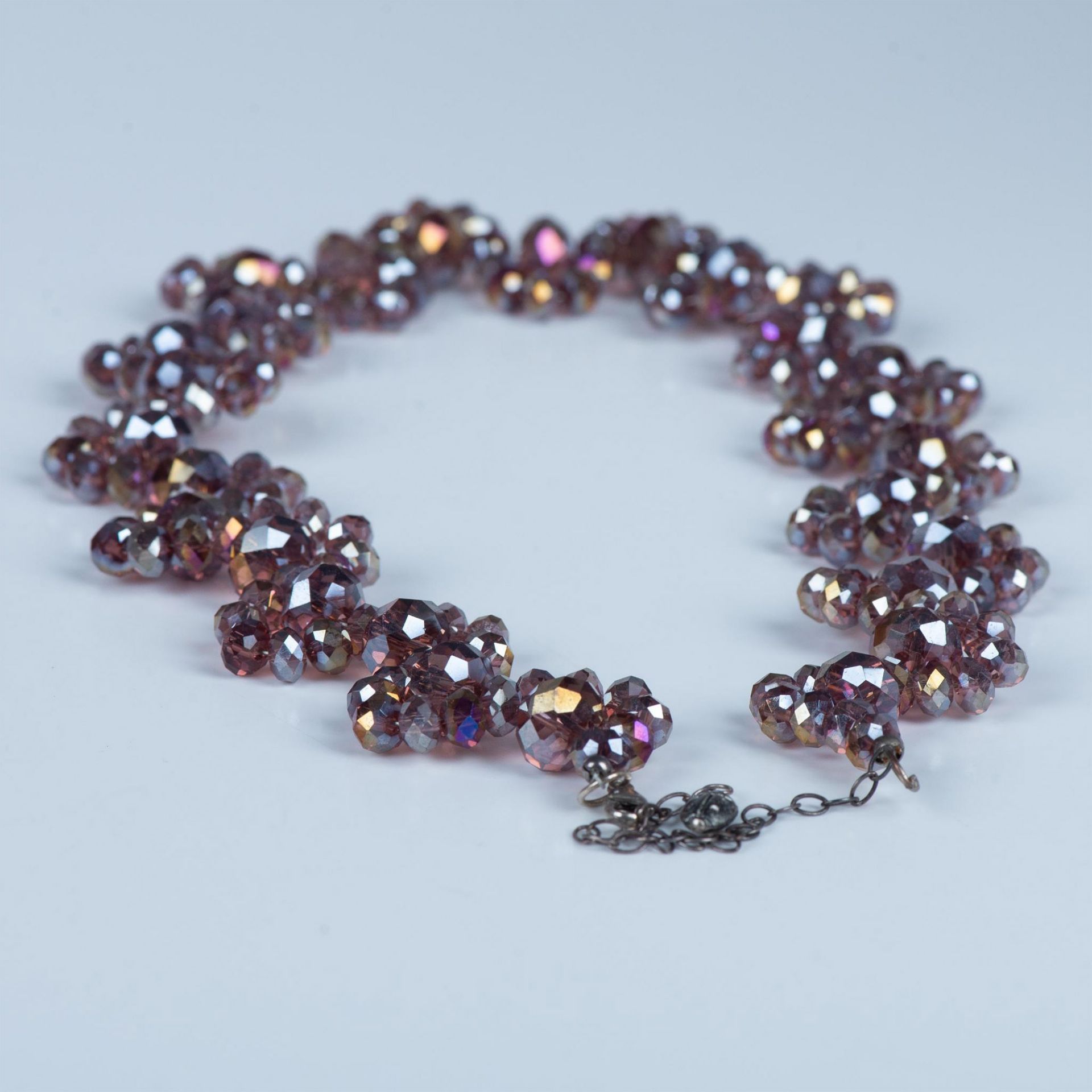Beautiful Wavy Iridescent Purple Bead Choker Necklace - Bild 3 aus 4