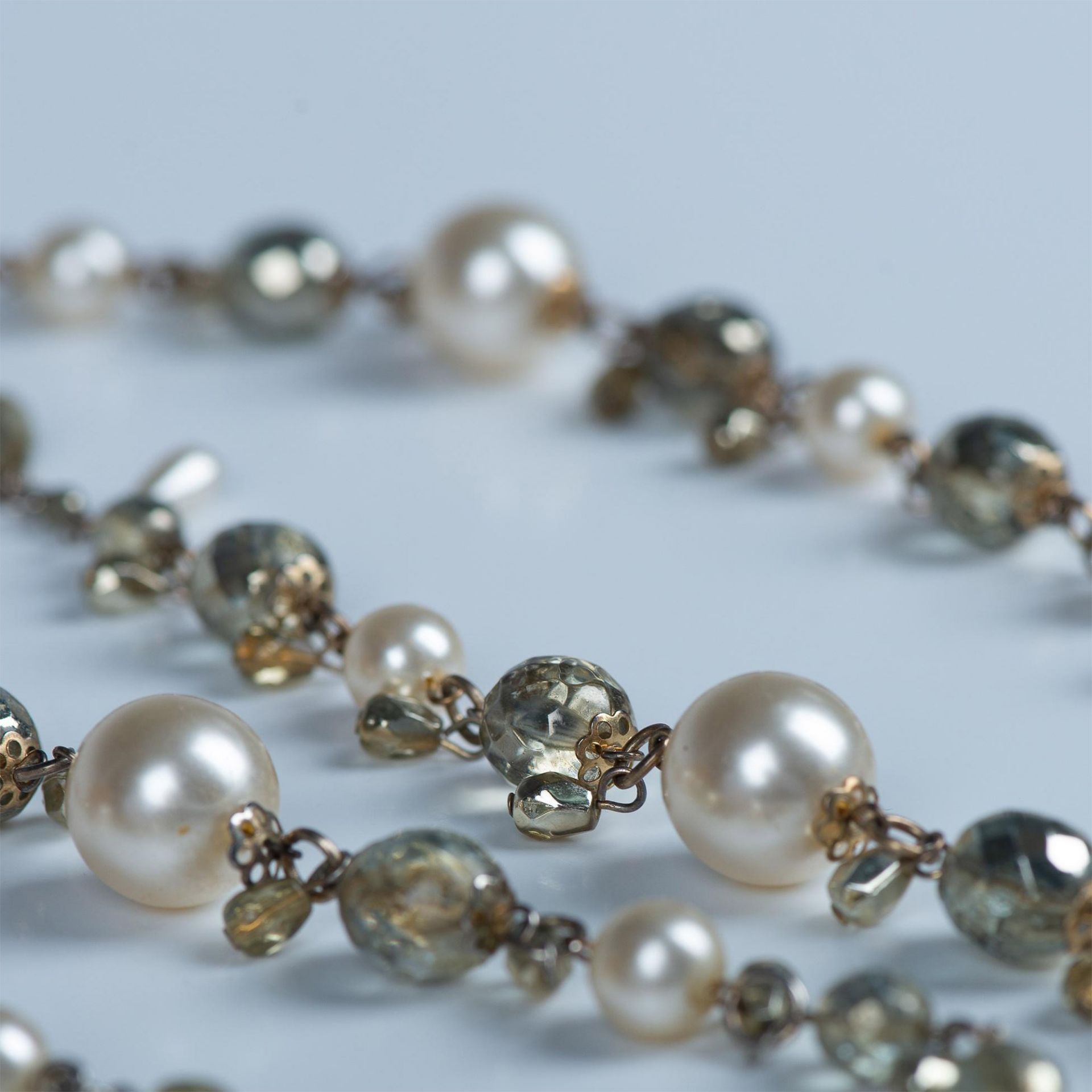 Pretty Gold Tone Faux Pearl Bead Necklace - Bild 4 aus 4