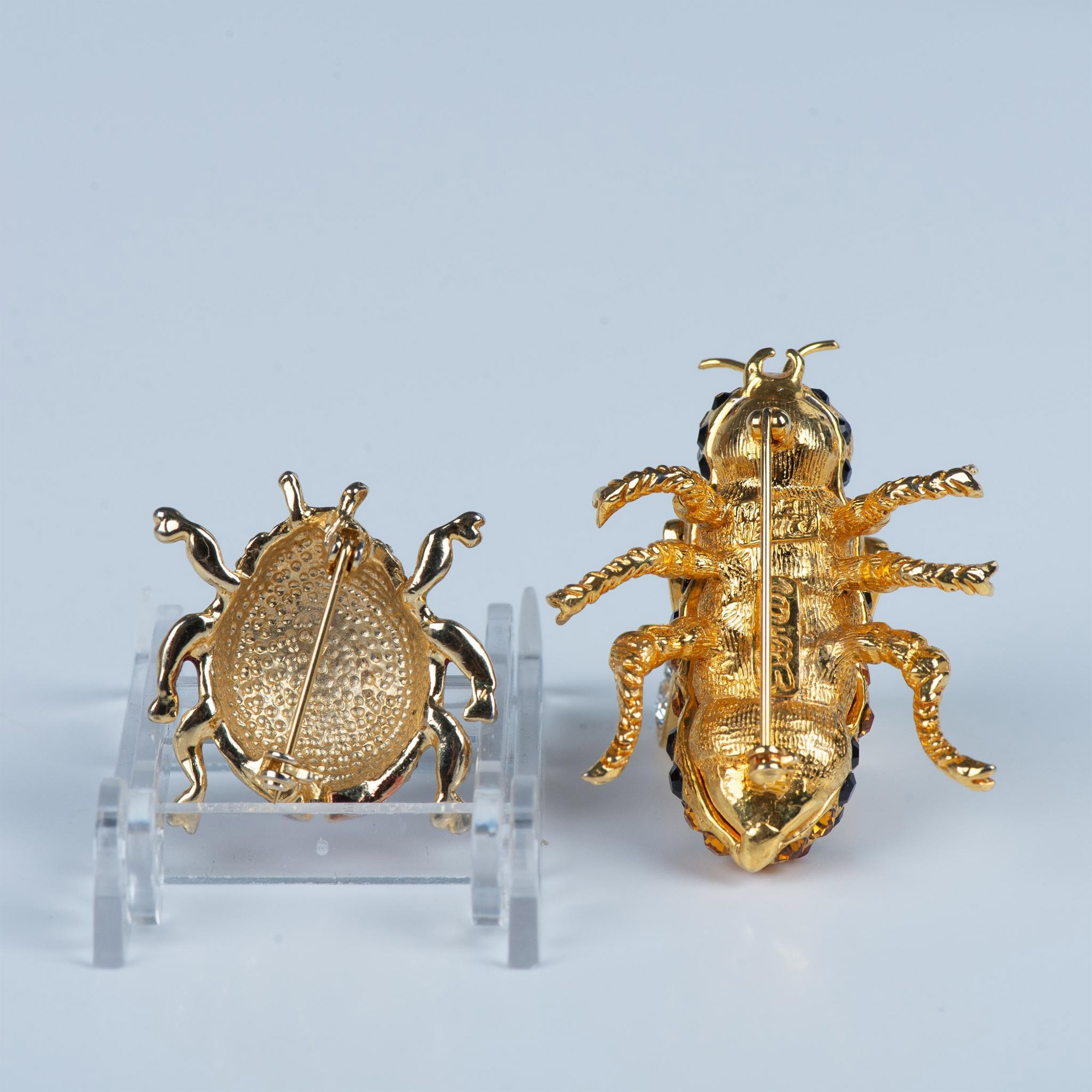 2pc Naturalistic 3D Bumblebee & Ladybug Insect Brooches - Image 4 of 7