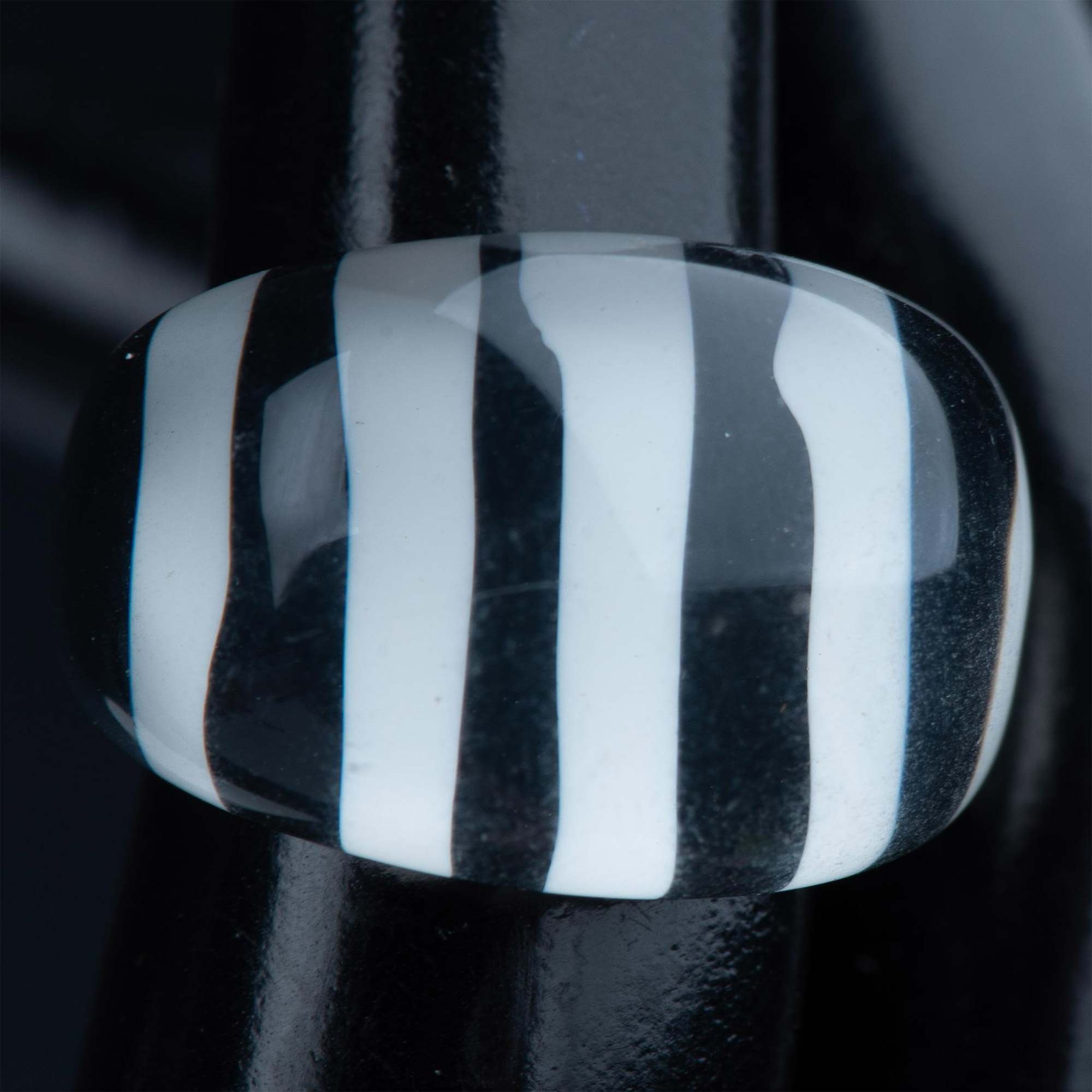 Retro Black & White Striped Lucite Ring - Image 4 of 5