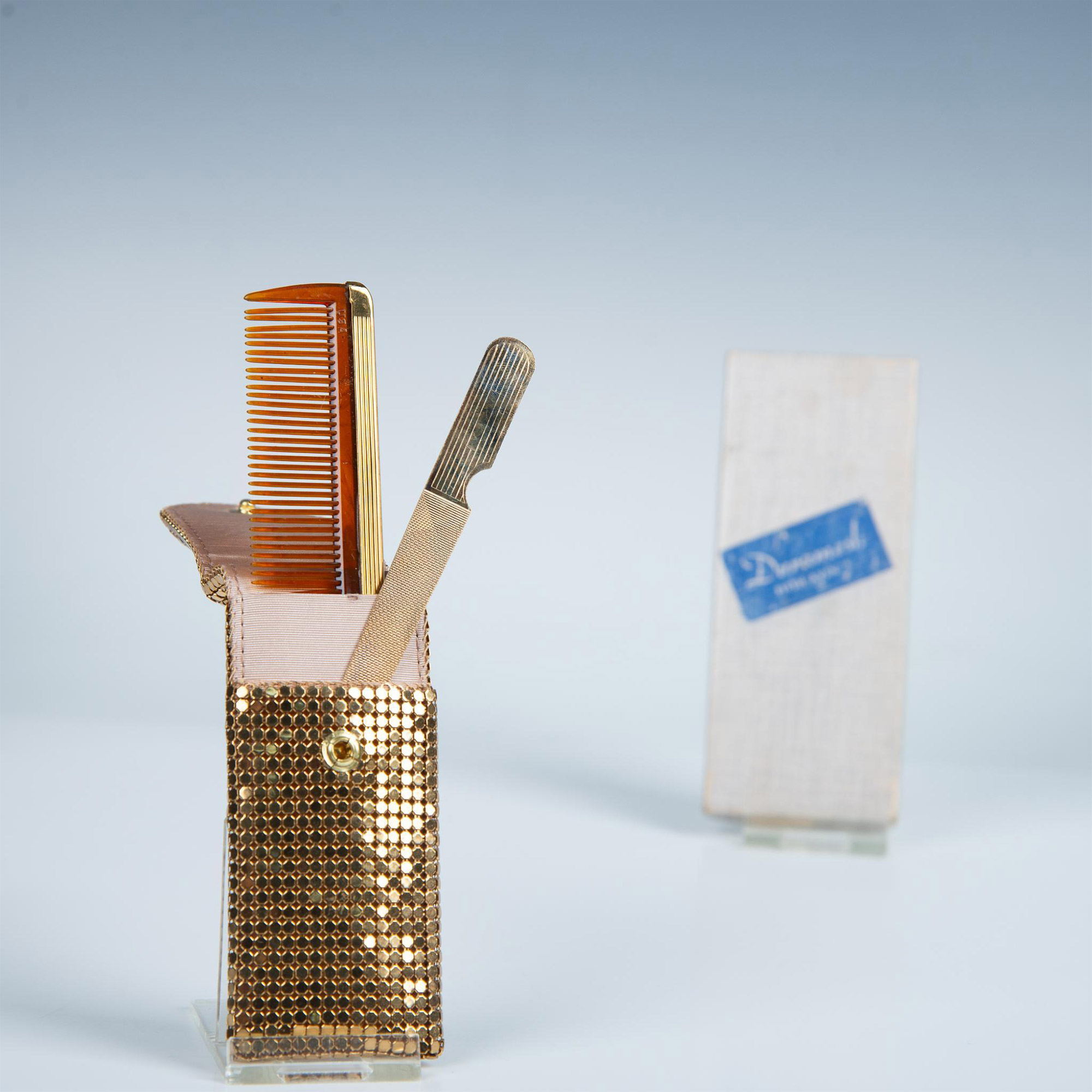 Duramesh Fifth Avenue Golden File & Comb Mini Grooming Kit - Image 2 of 3