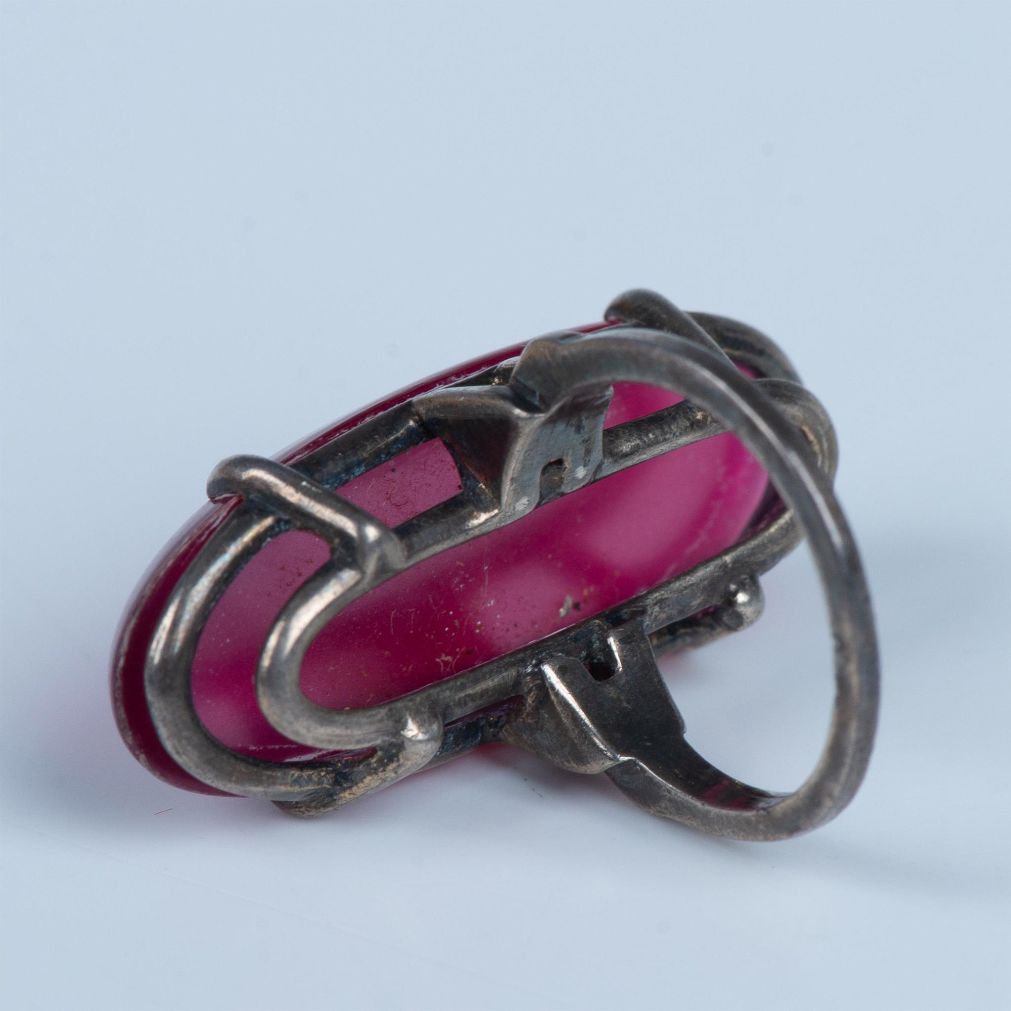 Gorgeous Sterling Silver Opalescent Pink Stone Ring - Image 4 of 5
