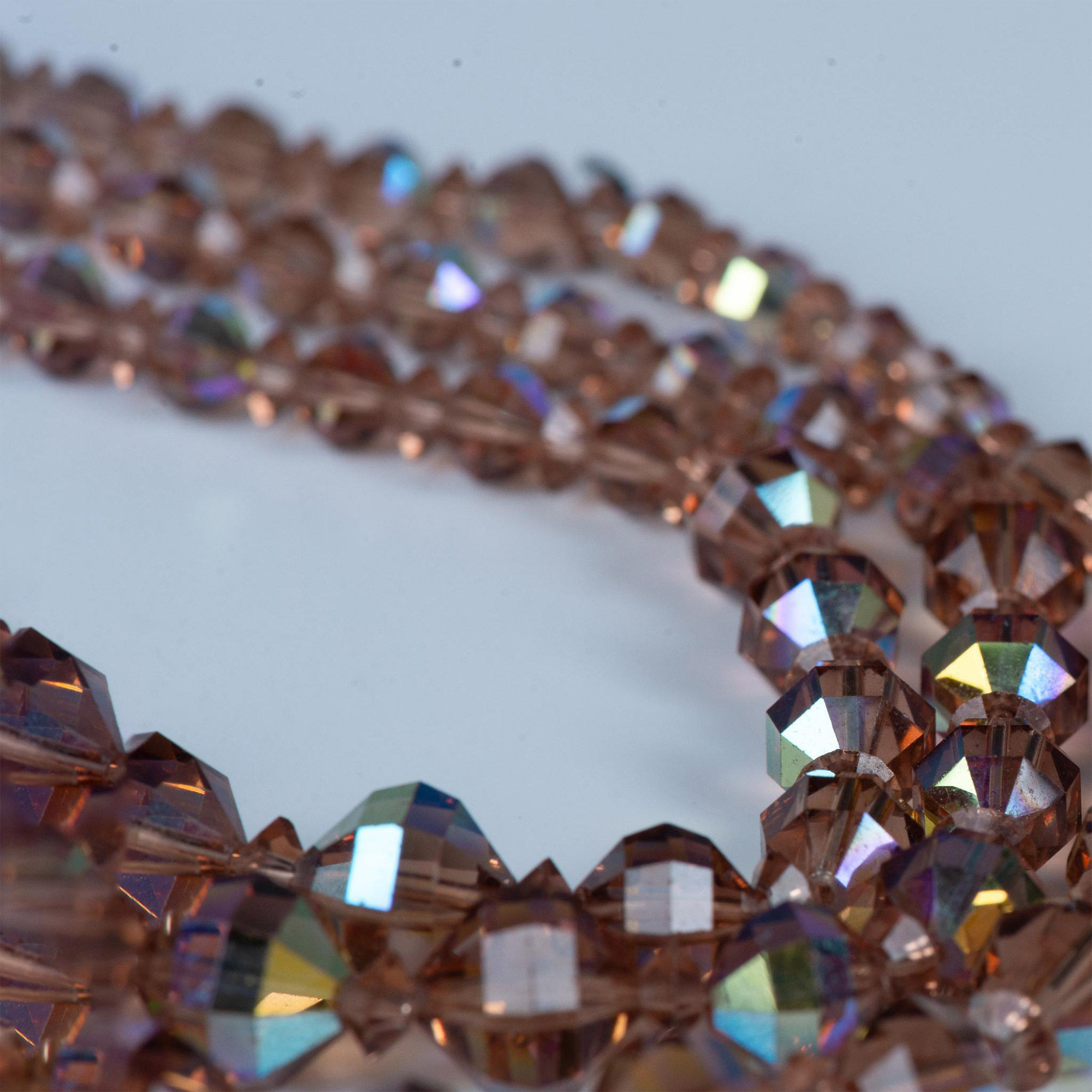 Stunning 3-Strand Iridescent Bead Necklace - Image 4 of 5