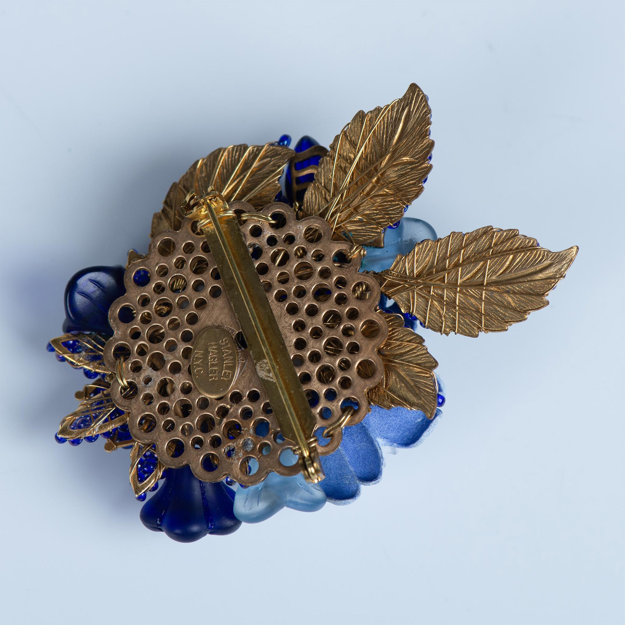 Rare Stanley Hagler NYC Two-Tone Blue Flower Brooch - Image 2 of 4