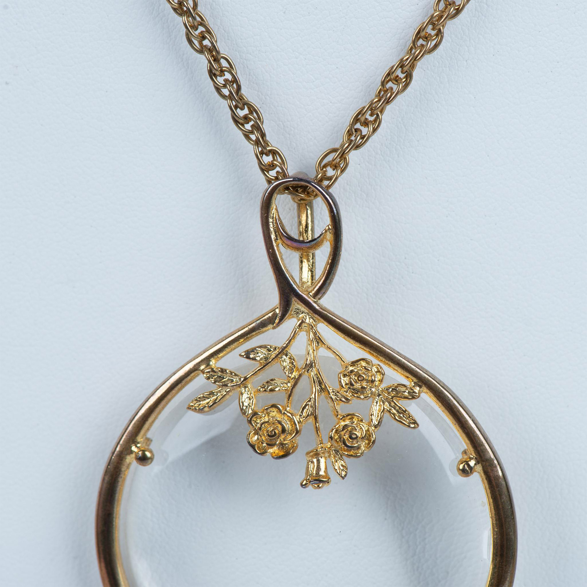 Vintage Gold Tone Floral Magnifying Glass Necklace - Image 3 of 4