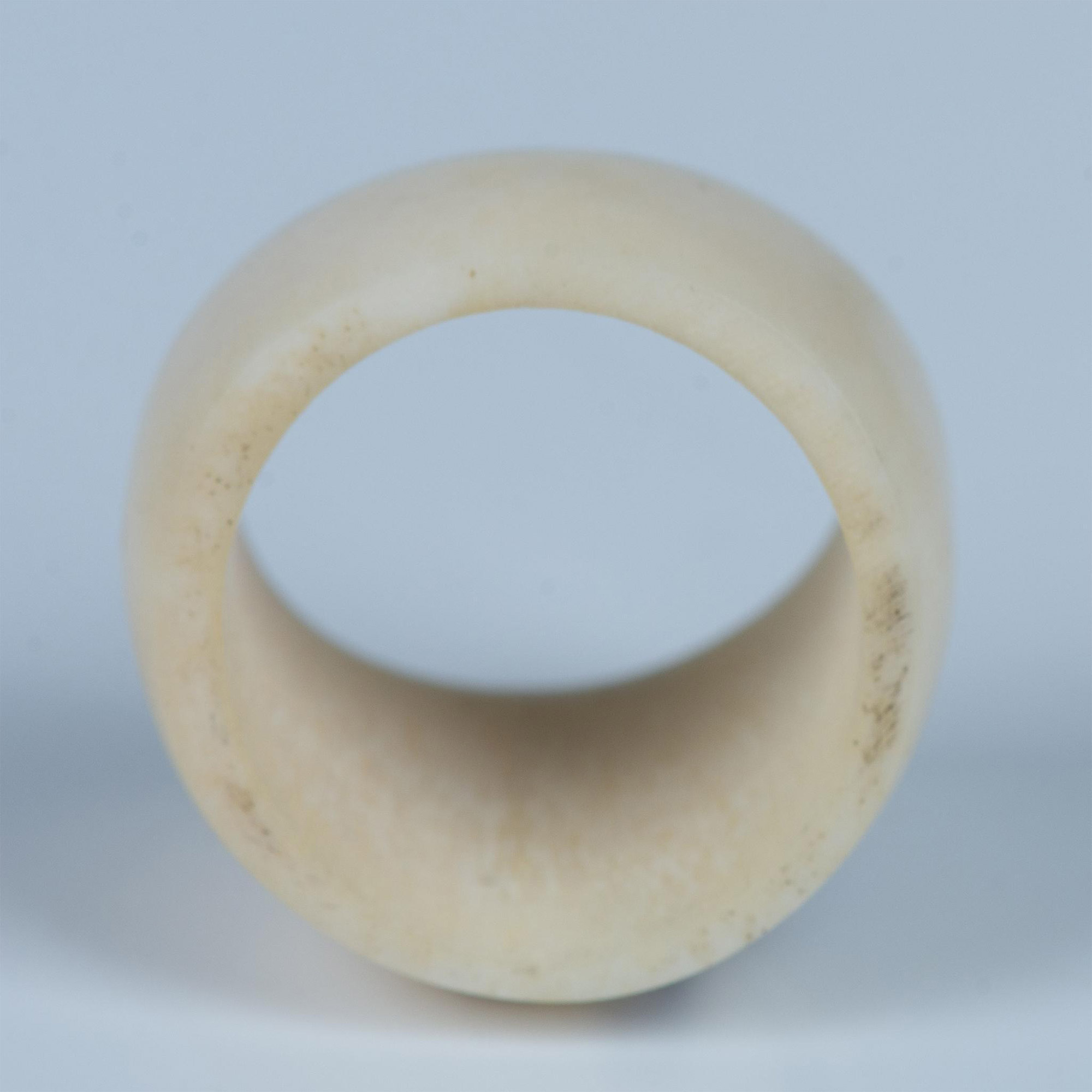 Hand Carved Bone Sunburst Ring - Image 4 of 4