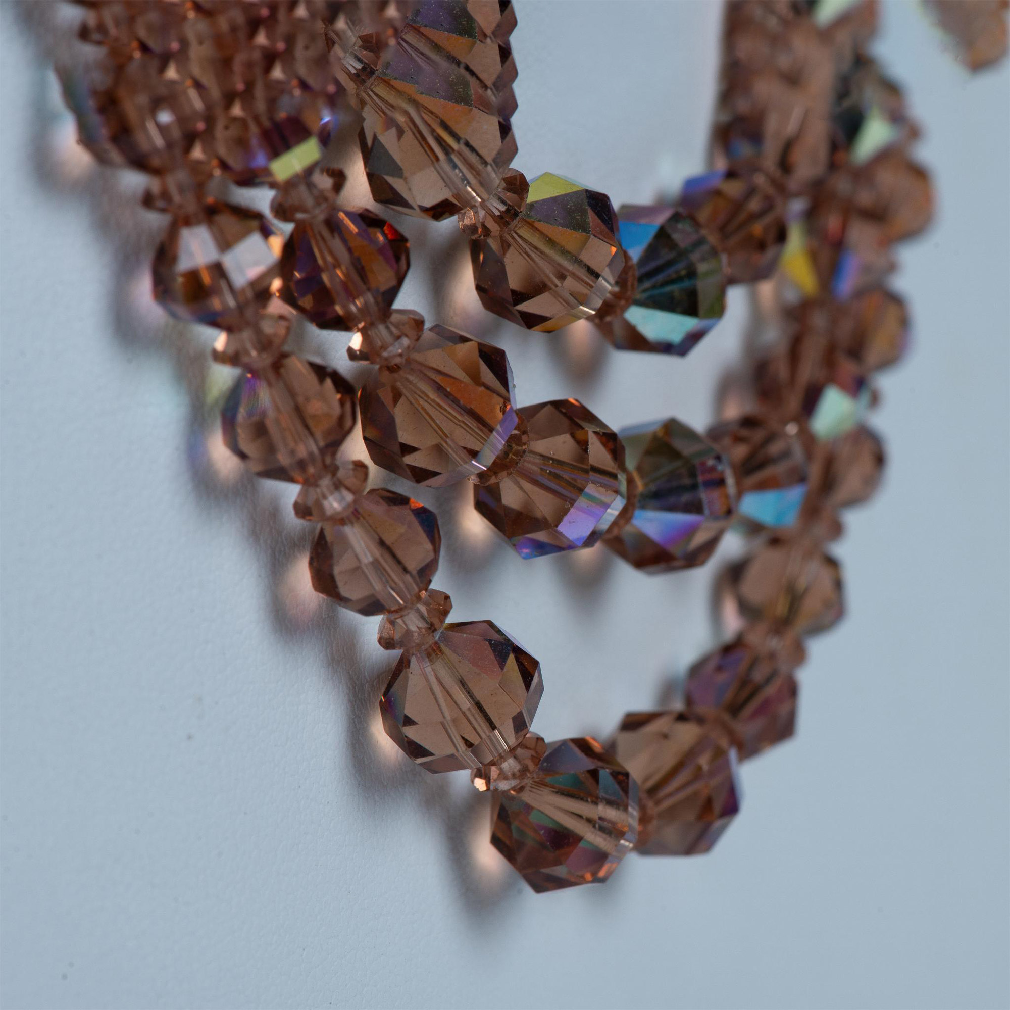 Stunning 3-Strand Iridescent Bead Necklace - Image 3 of 5