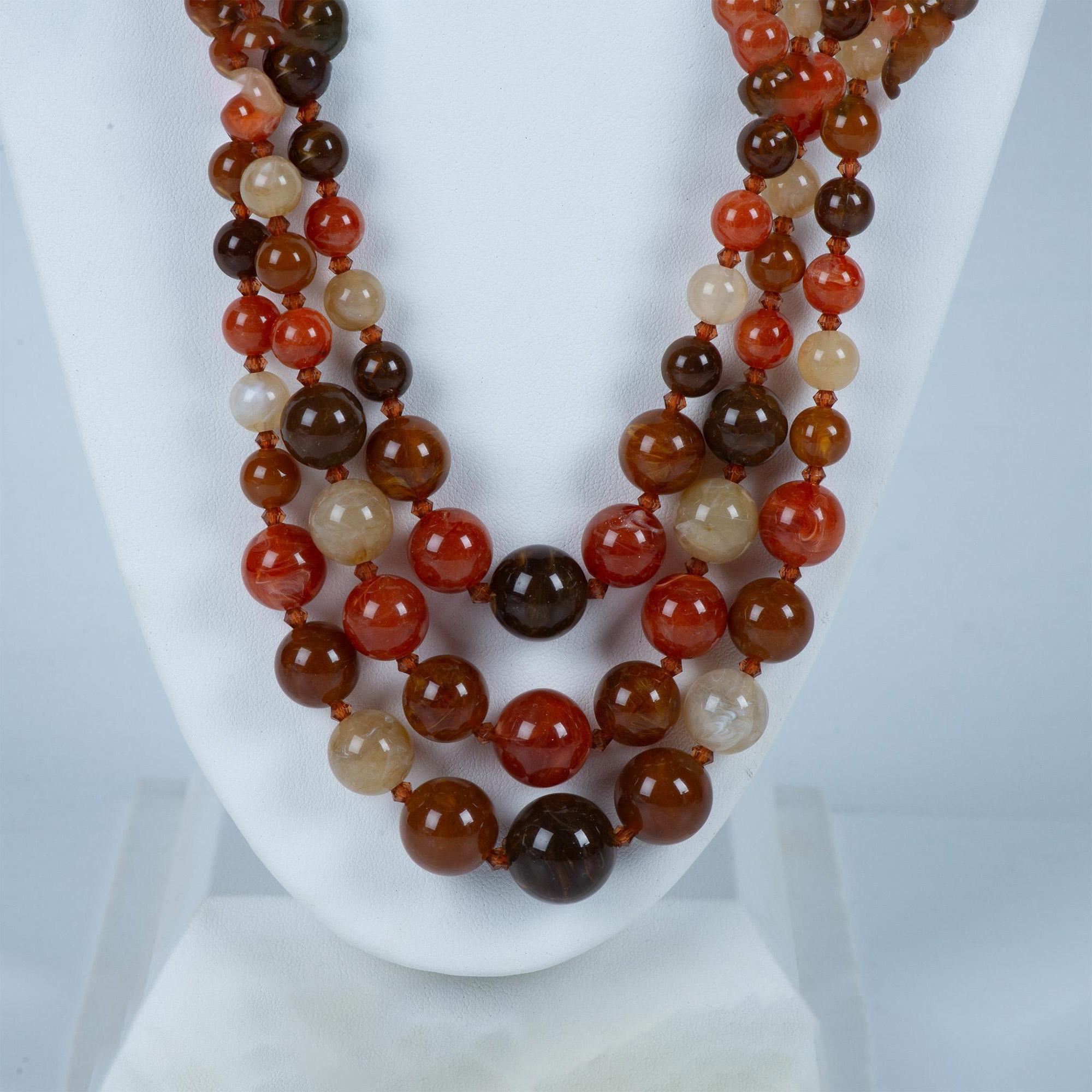 Beautiful Multi-Strand Marbled Brown & Red Bead Necklace - Image 2 of 4