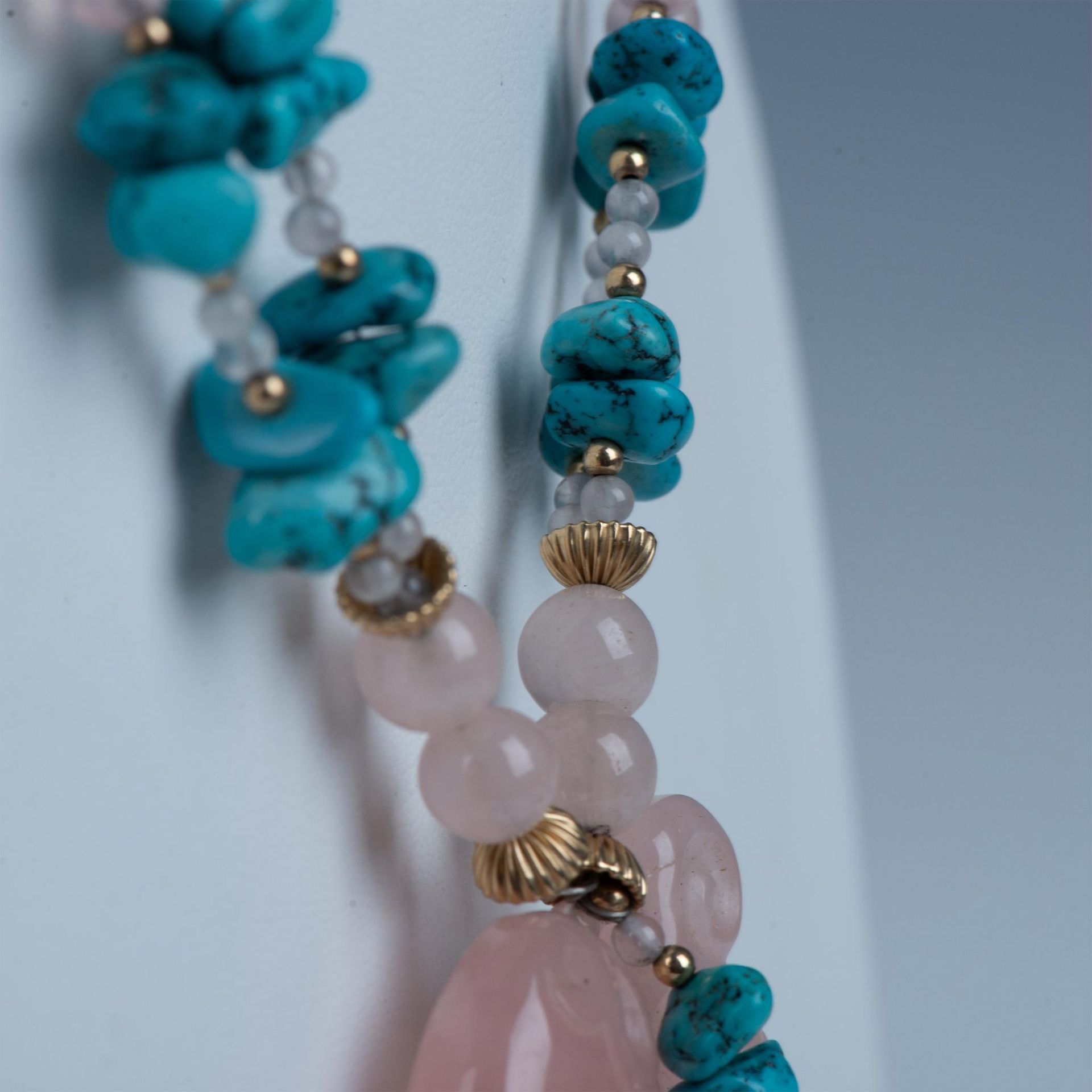 Beautiful Turquoise & Rose Quartz Fish Pendant Necklace - Image 3 of 3