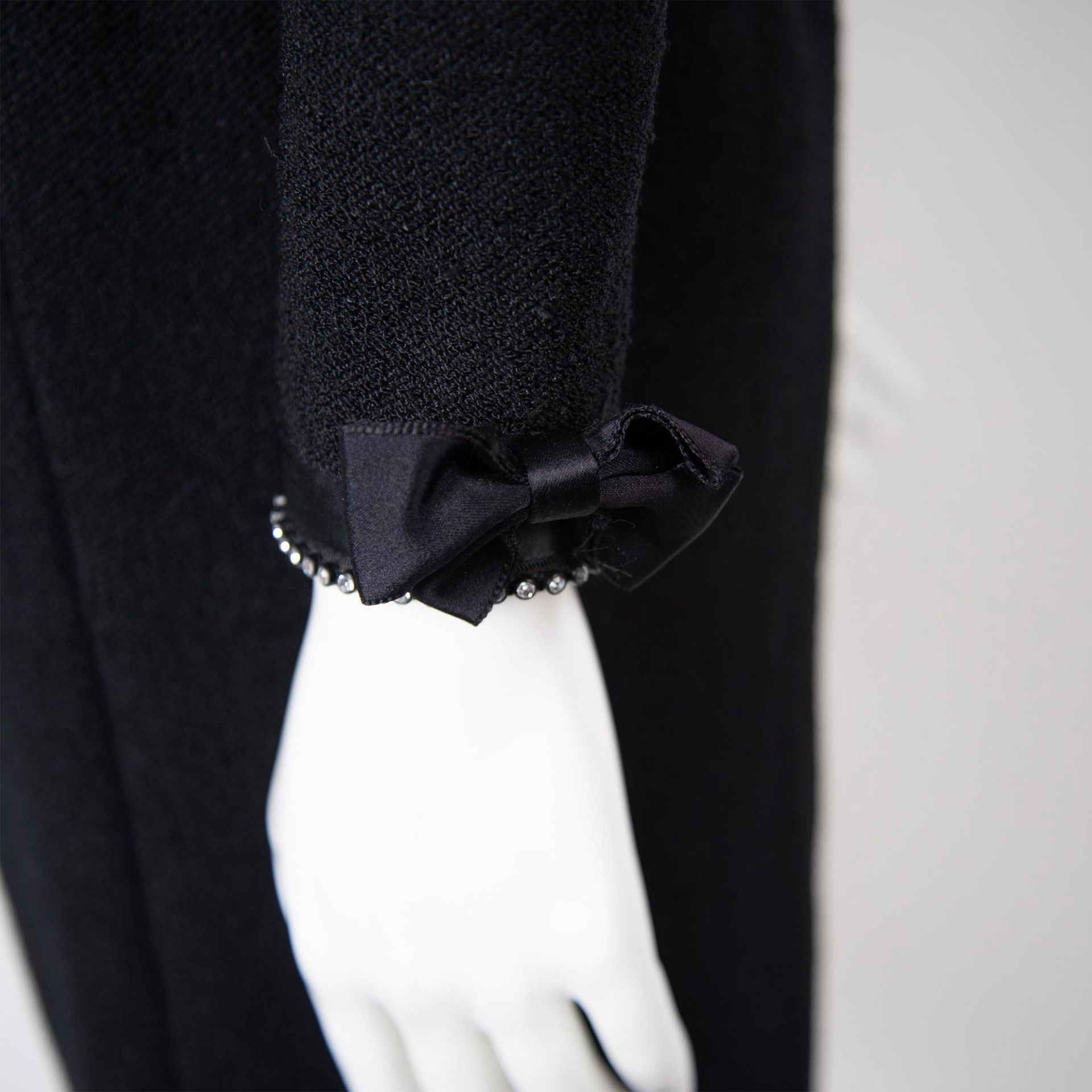 Adolfo for Neiman Marcus Rhinestone & Bow Knit Dress, Size Small - Bild 7 aus 8