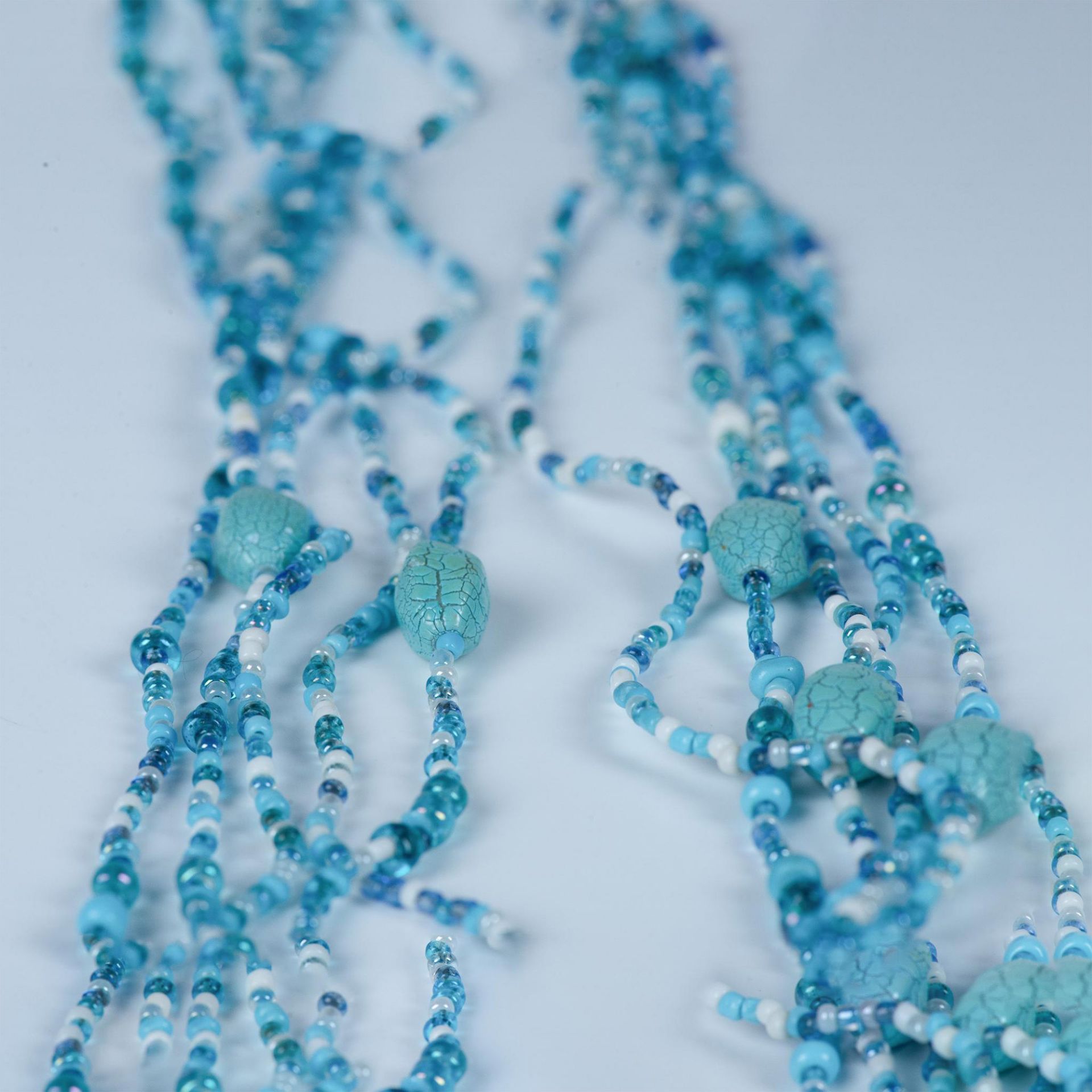 Pretty Multi-Strand Blue and Faux Turquoise Beaded Necklace - Bild 5 aus 6