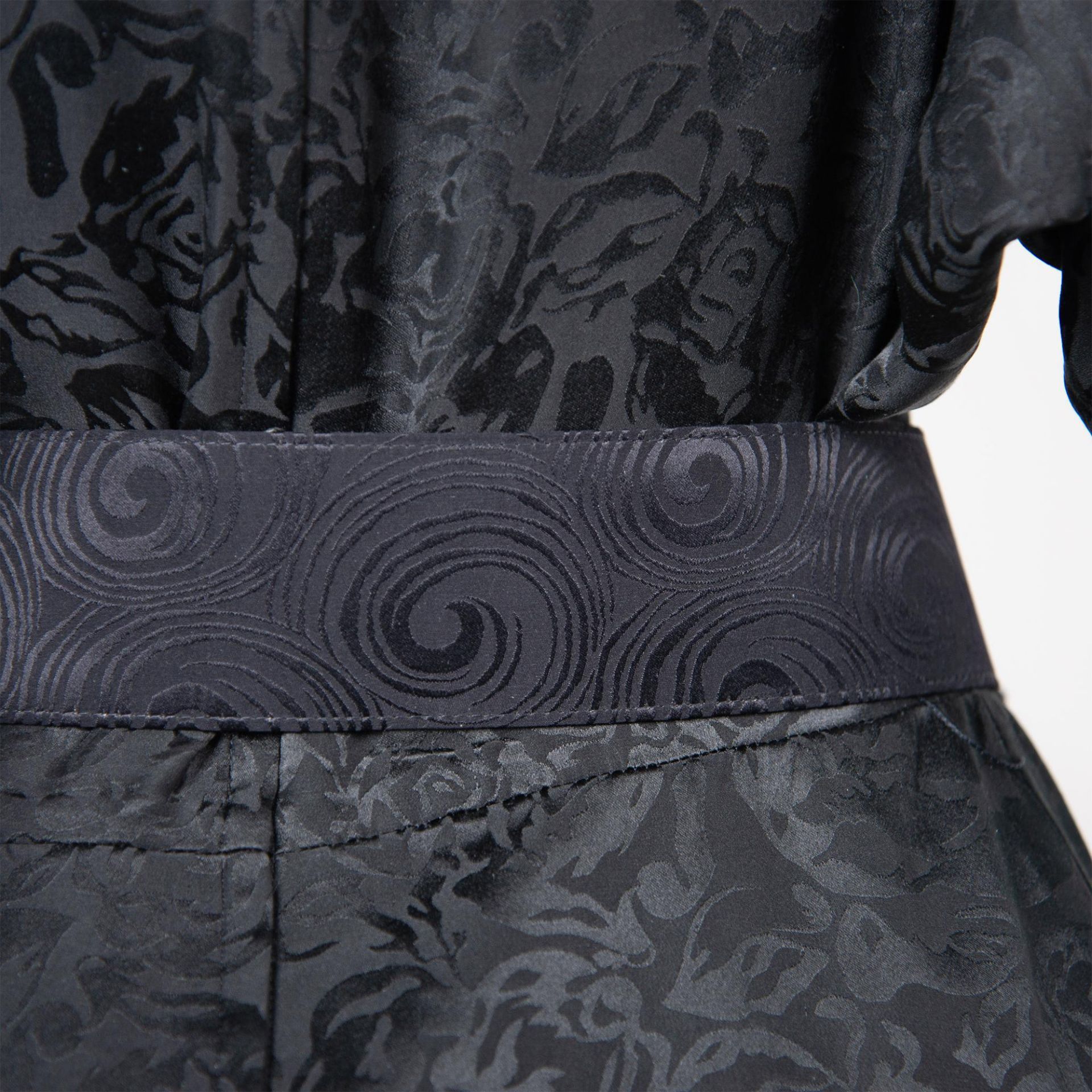 Vintage St. Gillian Black Silk Ruffled Dress, Size 10 - Bild 8 aus 9