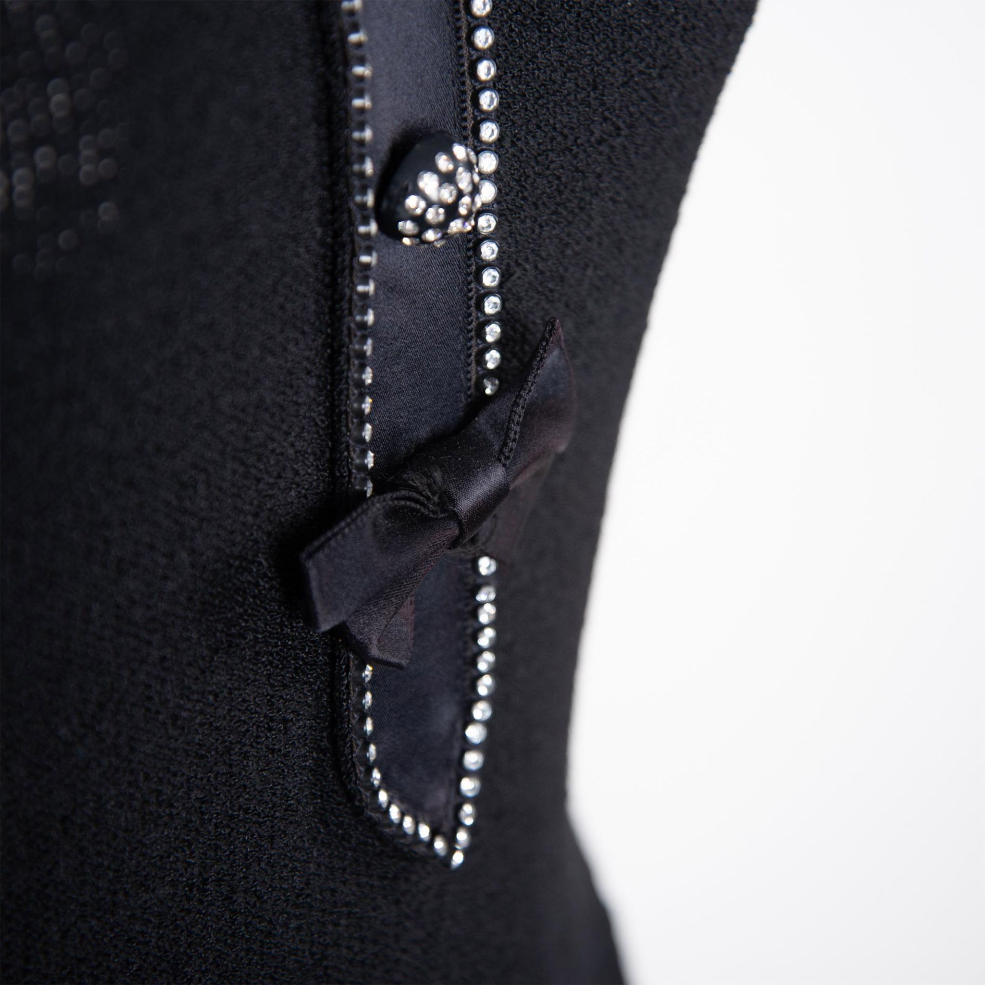 Adolfo for Neiman Marcus Rhinestone & Bow Knit Dress, Size Small - Bild 3 aus 8