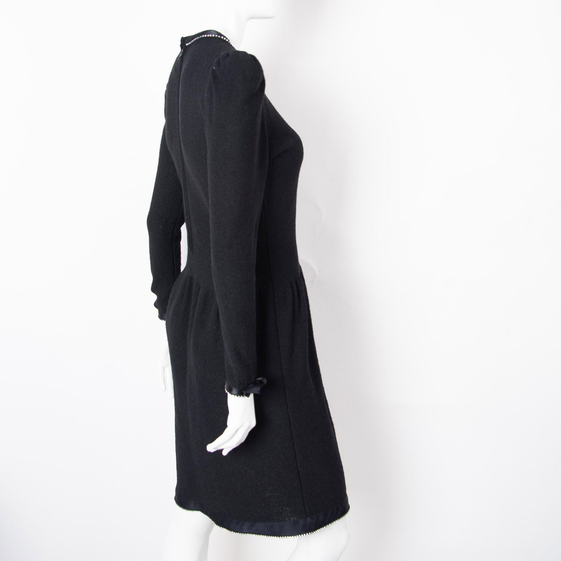 Adolfo for Neiman Marcus Rhinestone & Bow Knit Dress, Size Small - Bild 5 aus 8