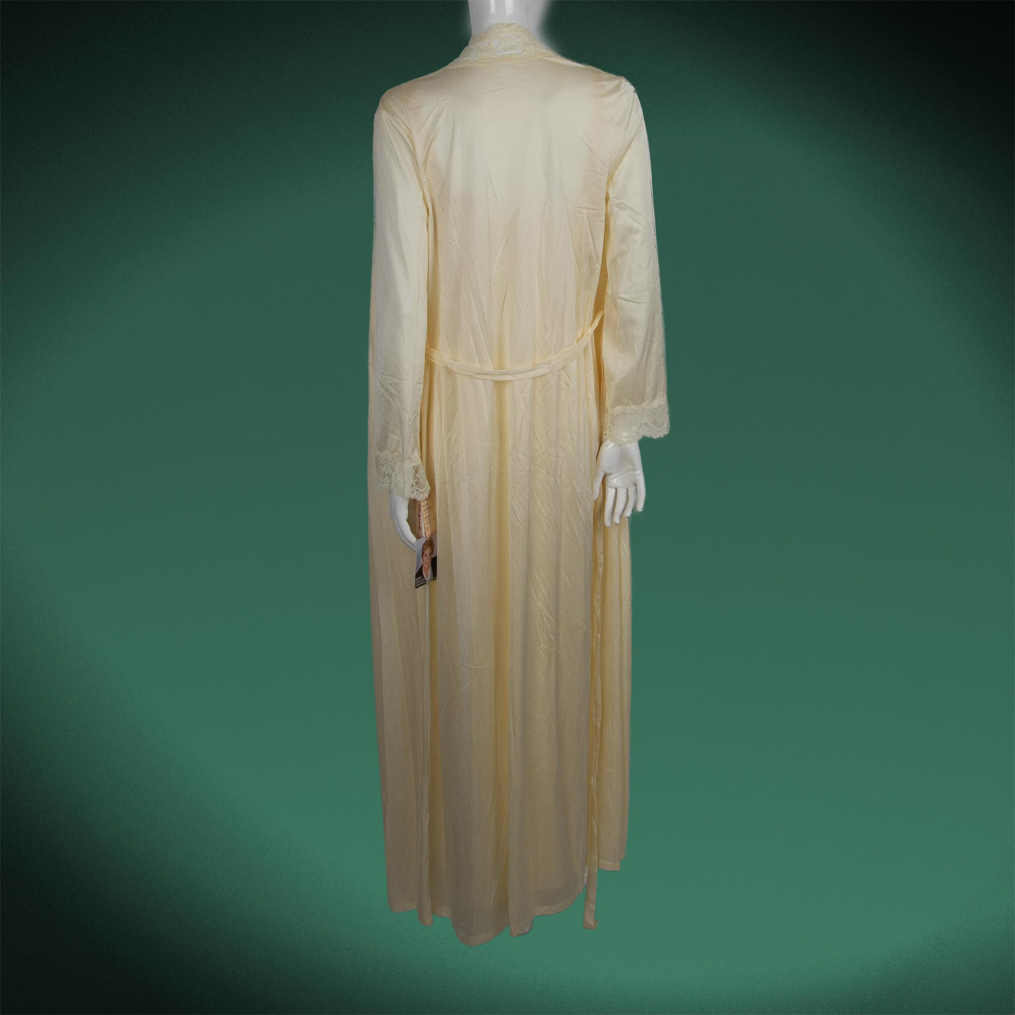 Vintage Olga Buttercup Robe and Gown, Size Small - Image 4 of 6