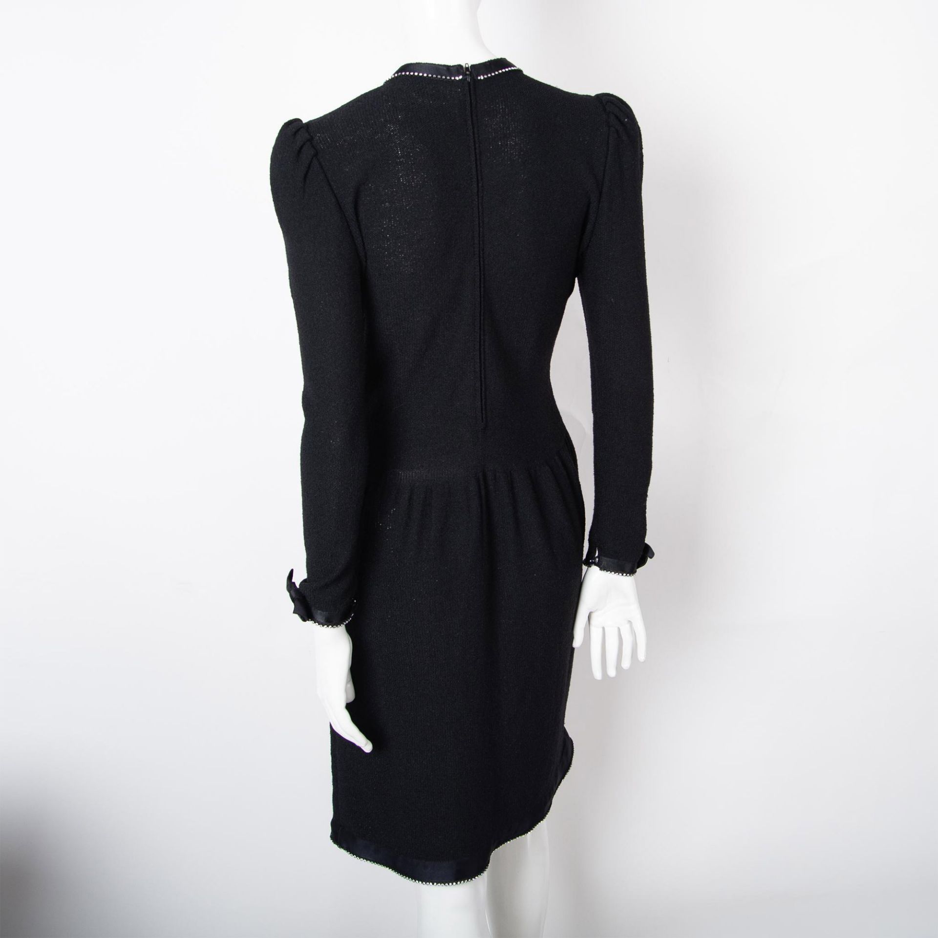 Adolfo for Neiman Marcus Rhinestone & Bow Knit Dress, Size Small - Bild 6 aus 8