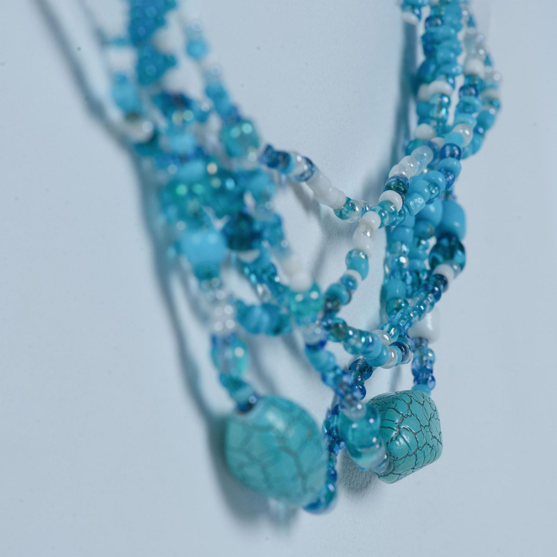 Pretty Multi-Strand Blue and Faux Turquoise Beaded Necklace - Bild 3 aus 6