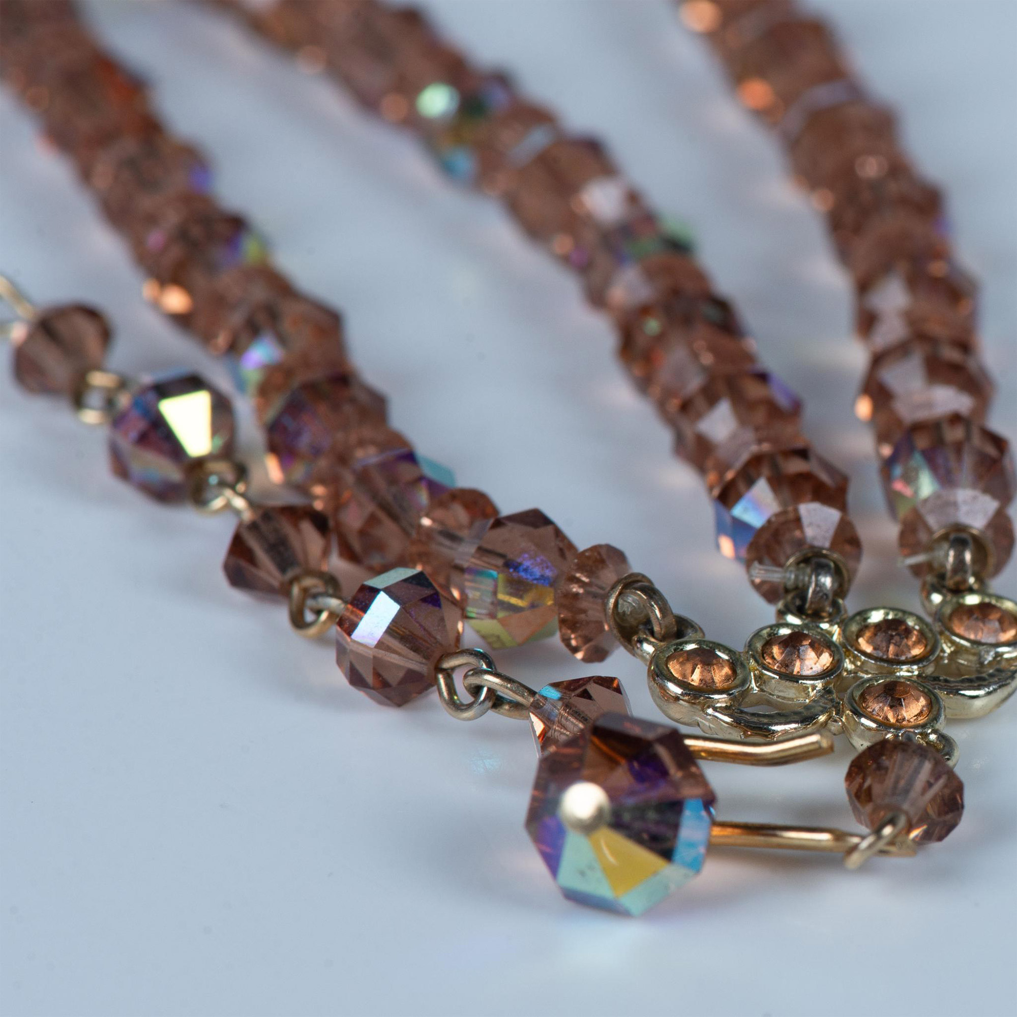 Stunning 3-Strand Iridescent Bead Necklace - Image 5 of 5