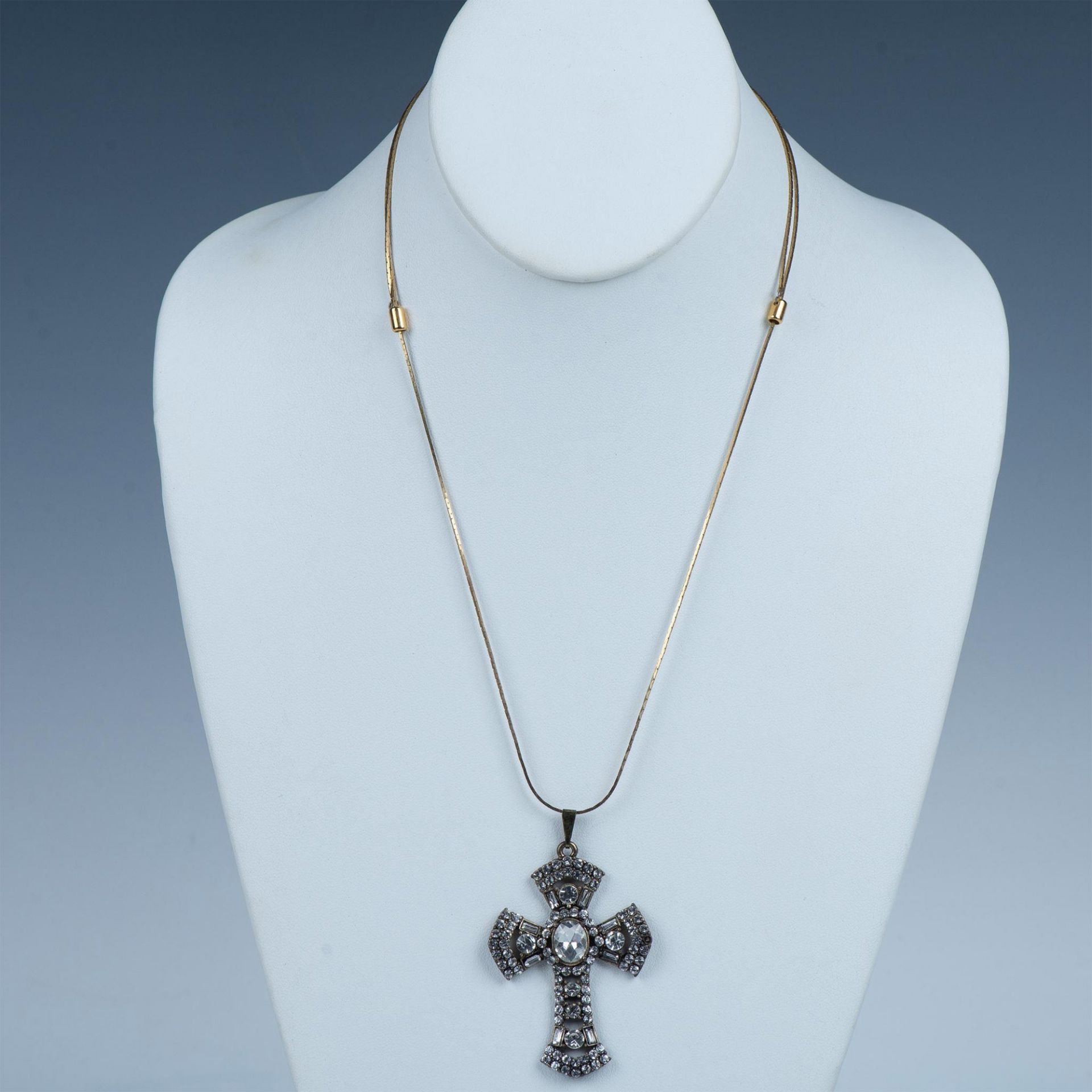 Pretty Rhinestone Cross Pendant Necklace - Bild 2 aus 6