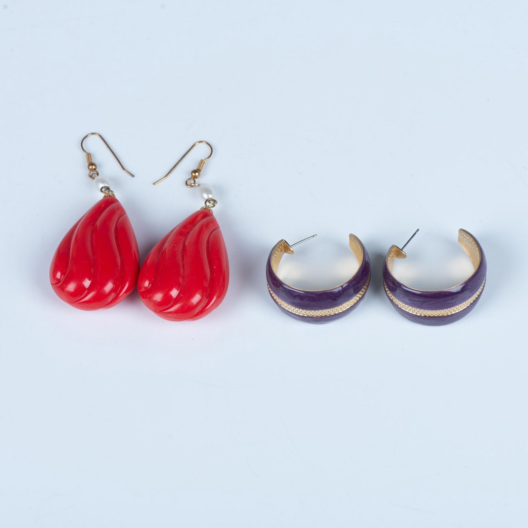 2 Pairs of Large Bold Colorful Costume Pierced Earrings - Image 2 of 3