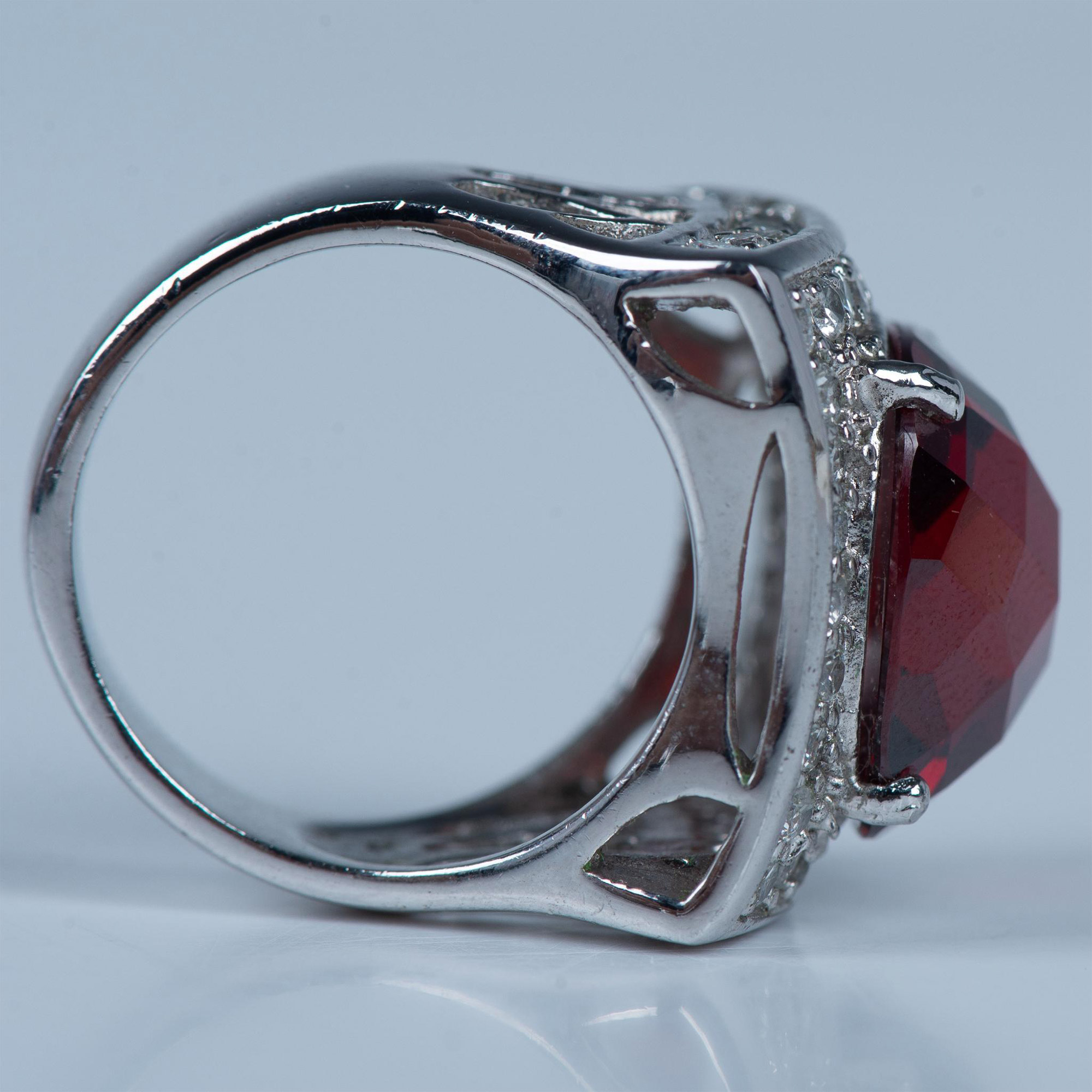 Eye-Catching Sterling Silver and Red Crystal Ring - Image 6 of 6