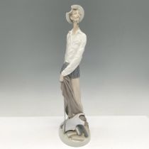 Lladro Porcelain Figurine, Don Quixote Standing 1004854
