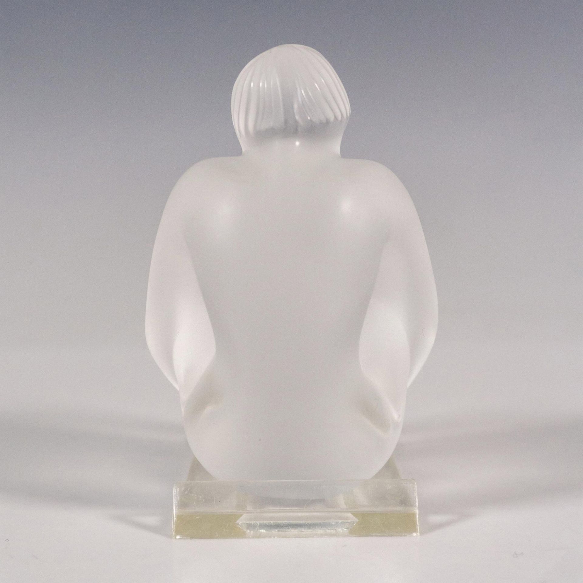Lalique Crystal Paperweight, Nu Feuille Plie - Bild 2 aus 3