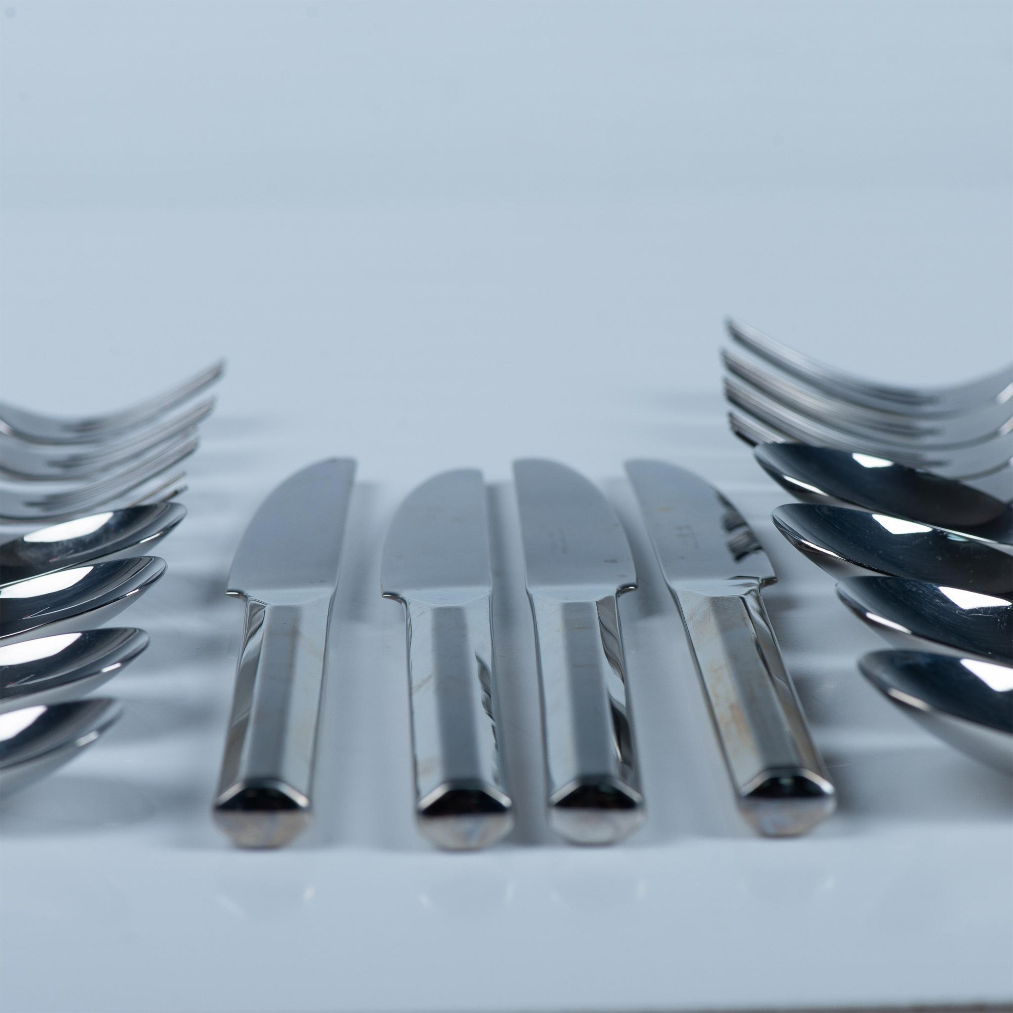 20pc Sasaki Stainless Steel Flatware Set, Service for 4 - Image 4 of 12