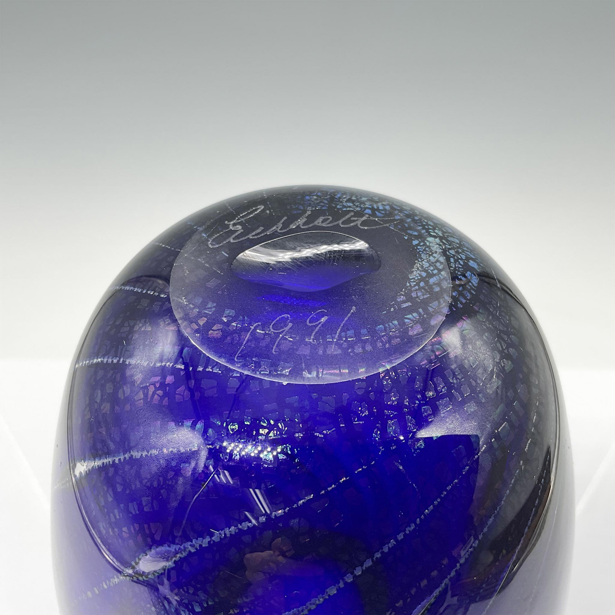 Robert Eickholt (American b.1947) Blue Art Glass Vase - Image 4 of 4