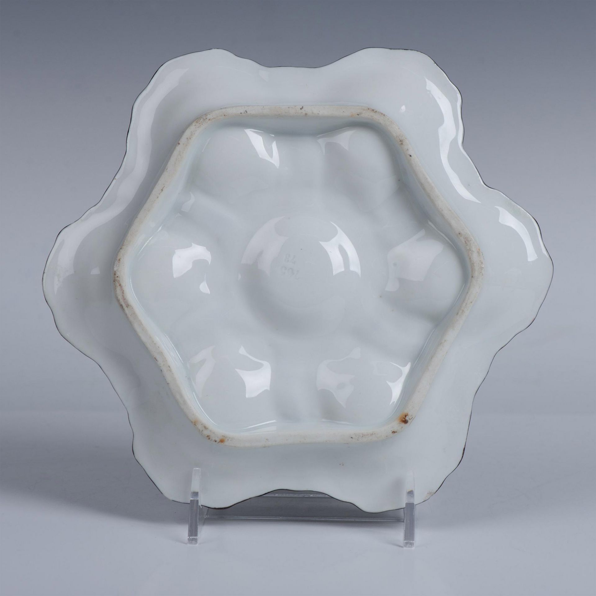 6-Well Porcelain Majolica Style Oyster Plate - Image 4 of 4