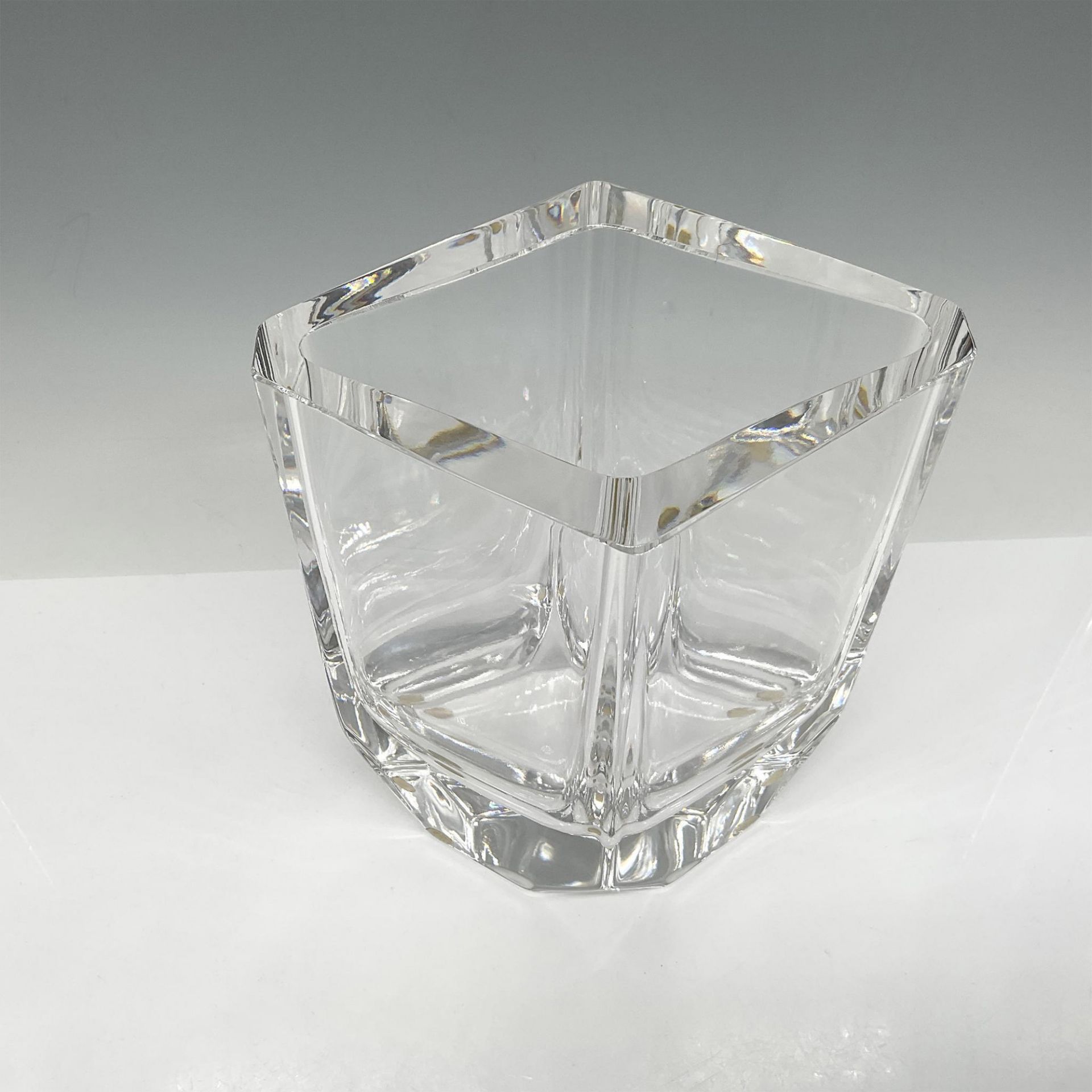 Kosta Boda Four-Sided Crystal Vase, Signed - Bild 3 aus 4