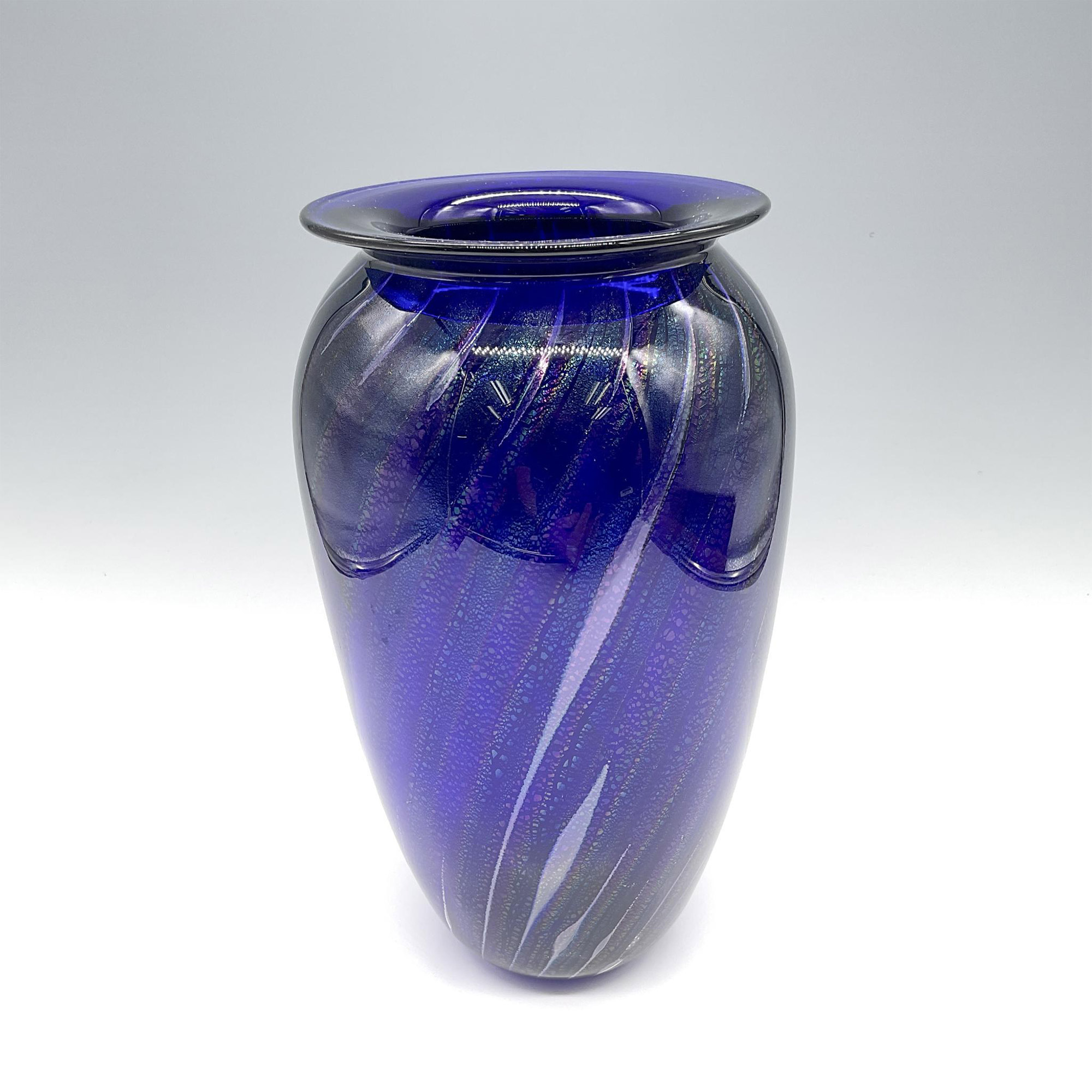 Robert Eickholt (American b.1947) Blue Art Glass Vase - Image 2 of 4