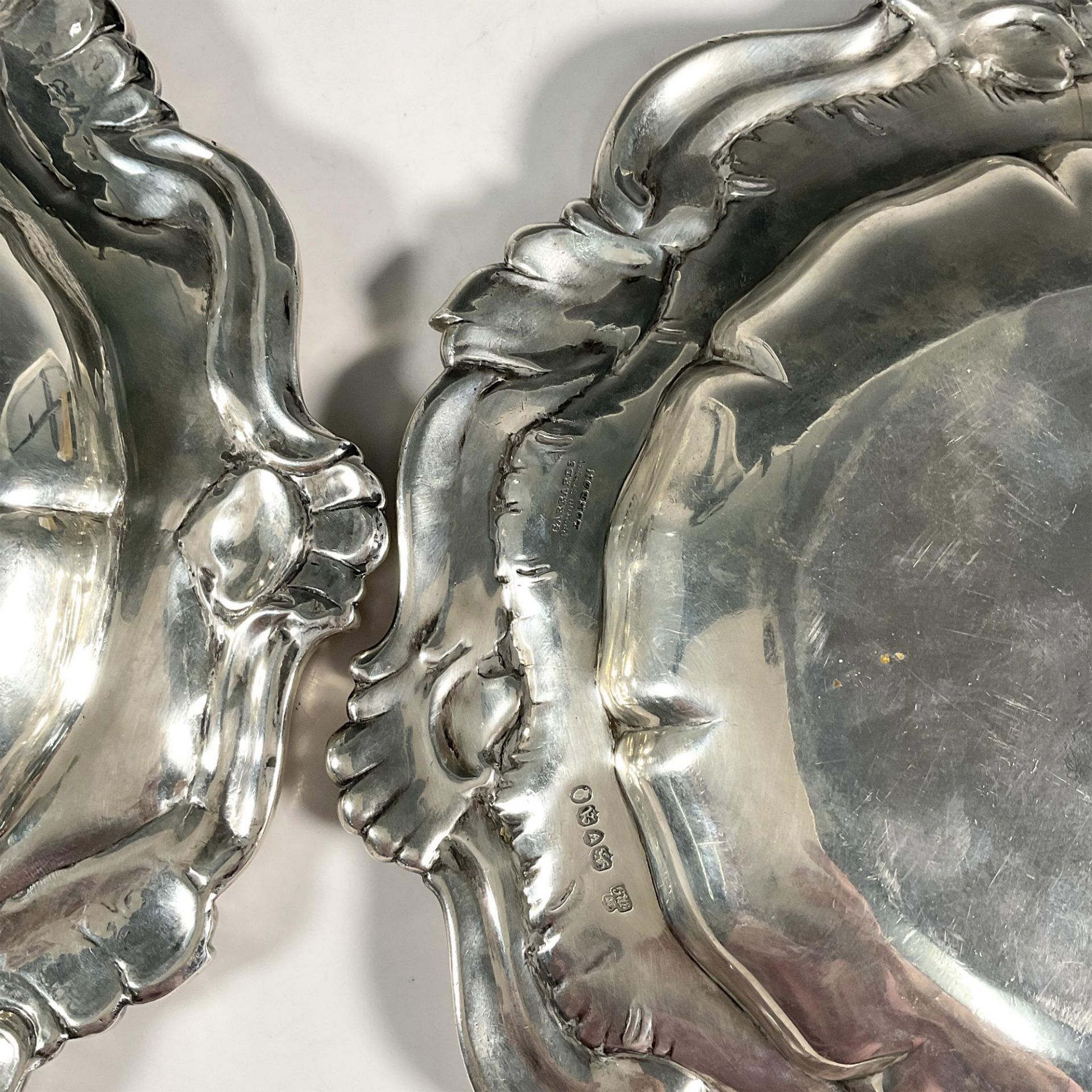 Pair of Robert Garrard English Silver Dishess - Bild 4 aus 4