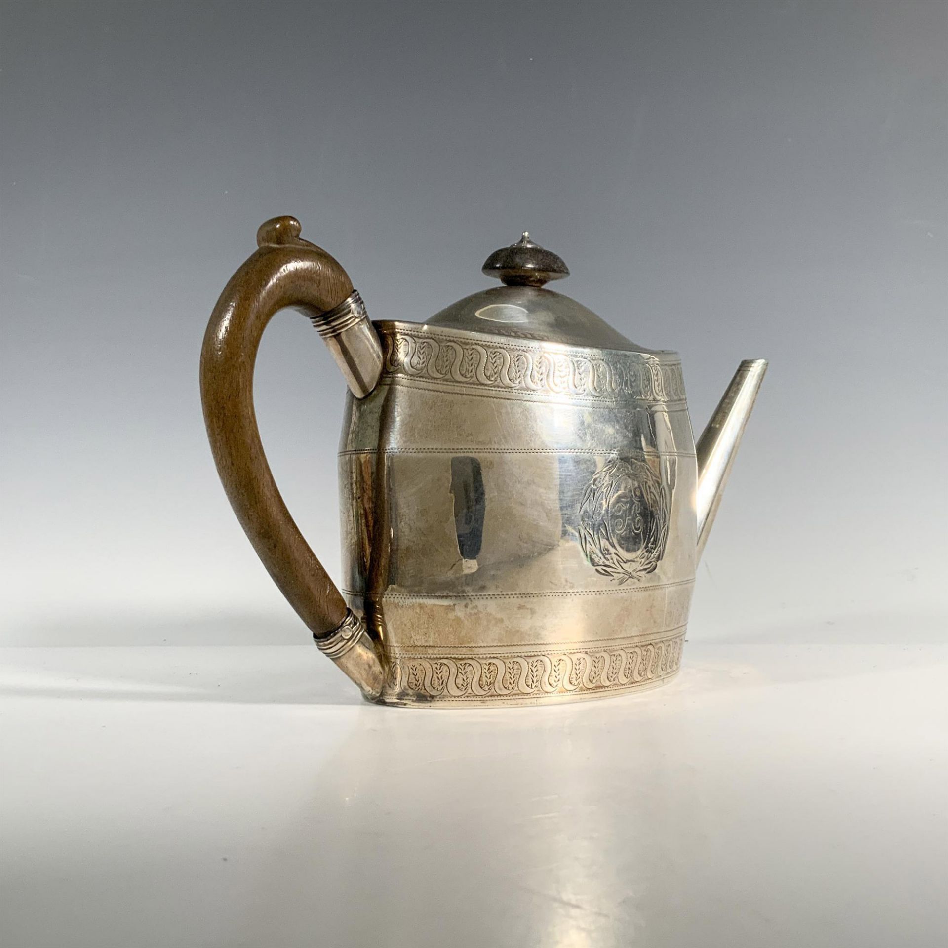Henry Chawner and John Emes English Silver Coffee Pot - Bild 2 aus 3