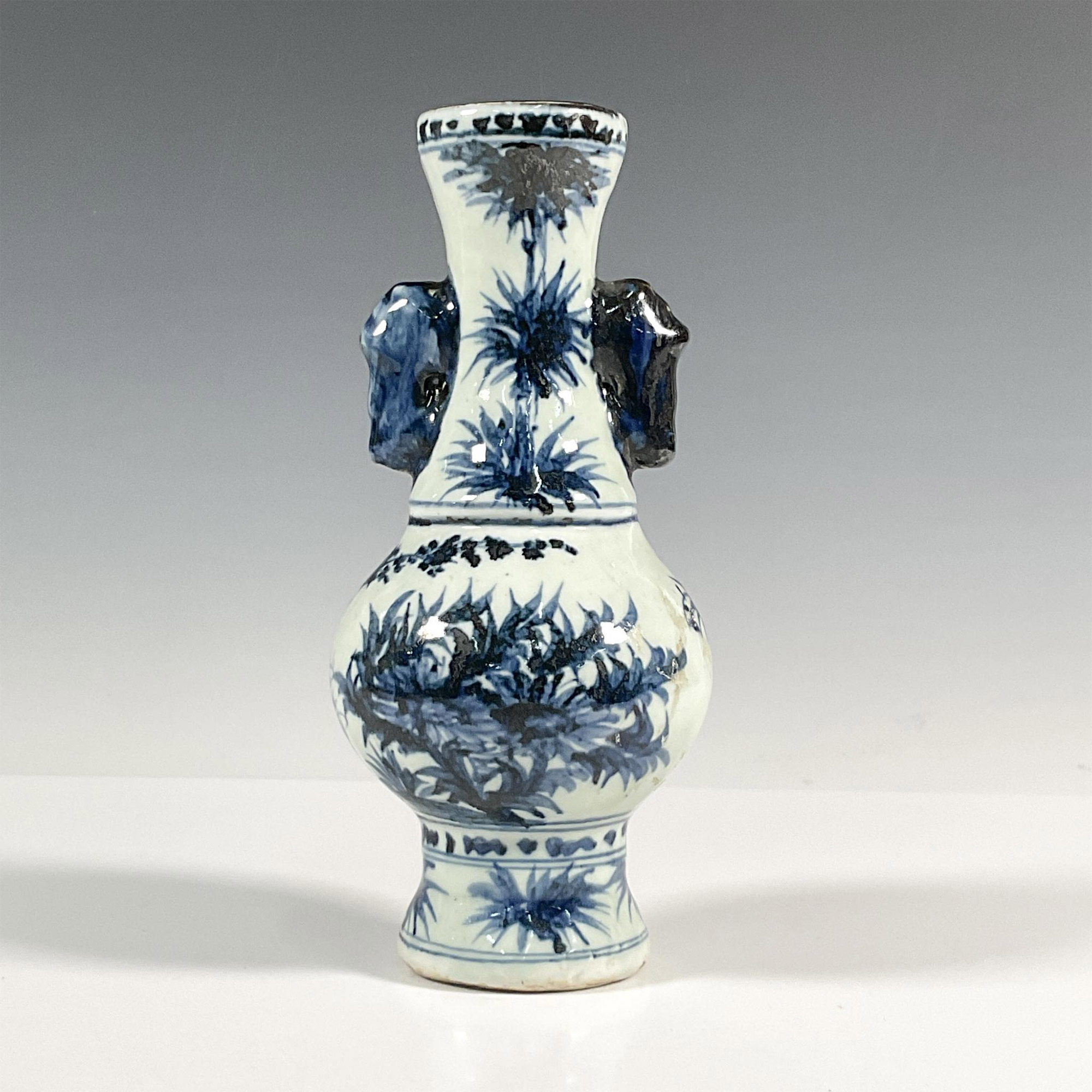 Chinese Porcelain Blue and White Vase